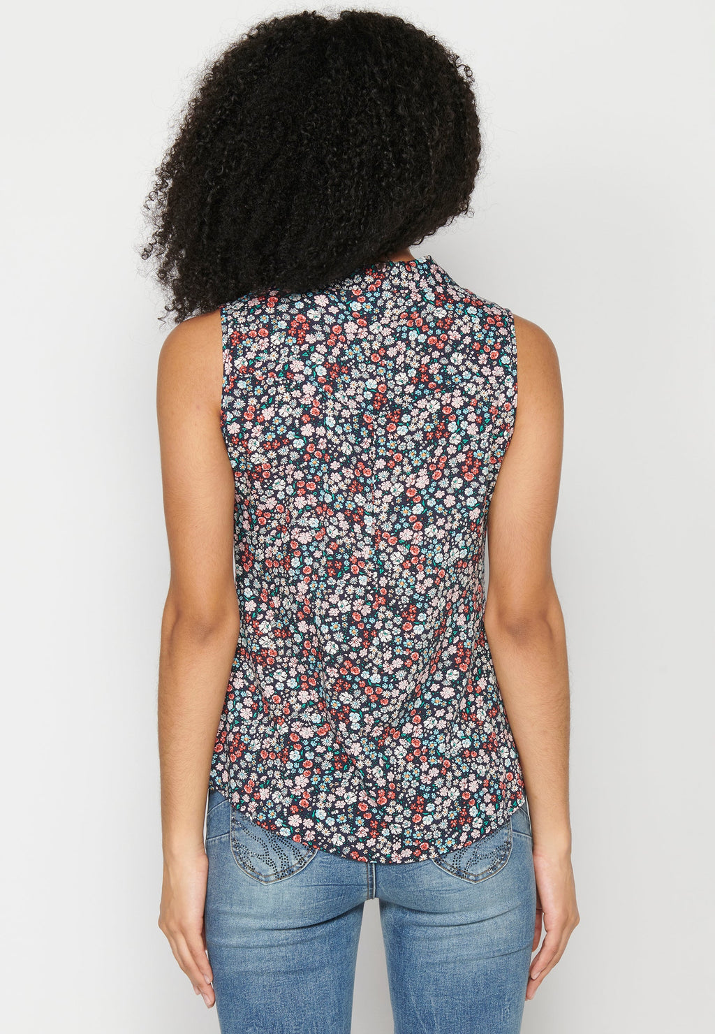 Blusa sin mangas con estampado floral multicolor para mujer | moda actual