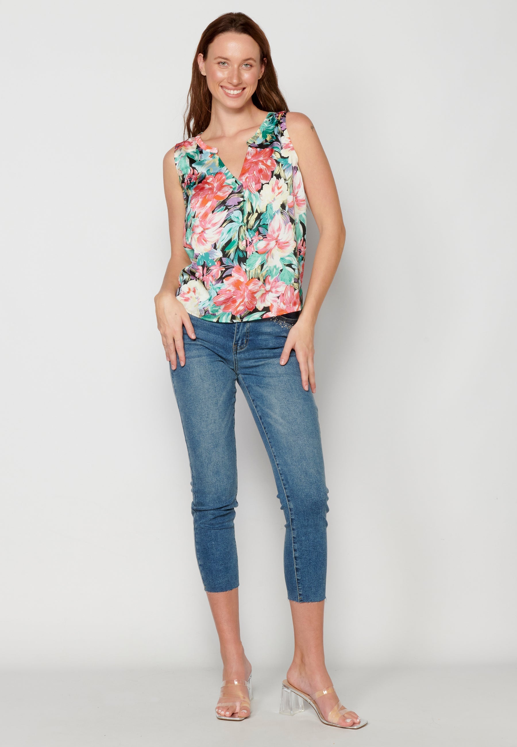 Blusa fluida sin mangas multicolor para mujer | moda actual