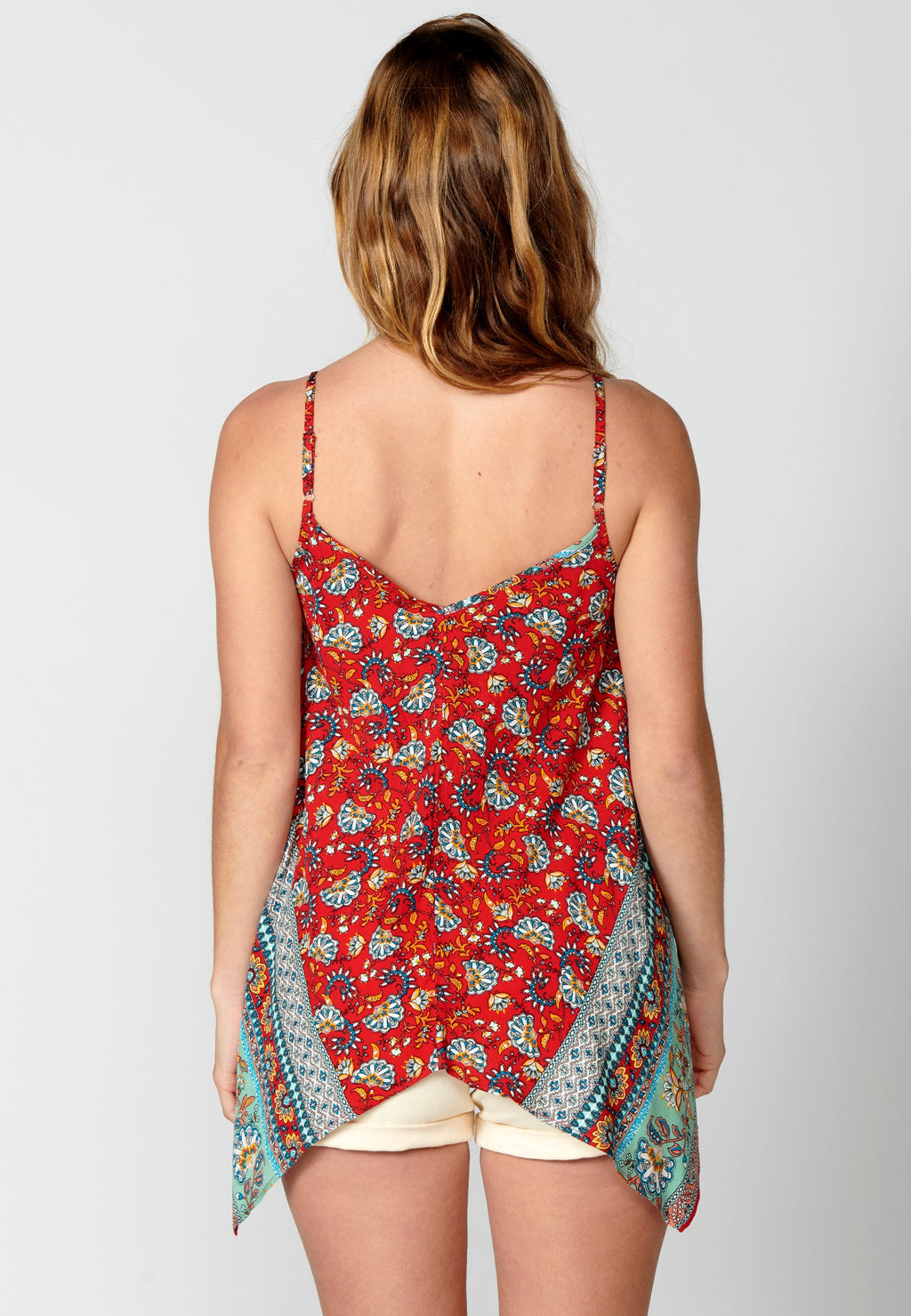 Blusa fluida de tirantes con estampado étnico floral para mujer | moda actual