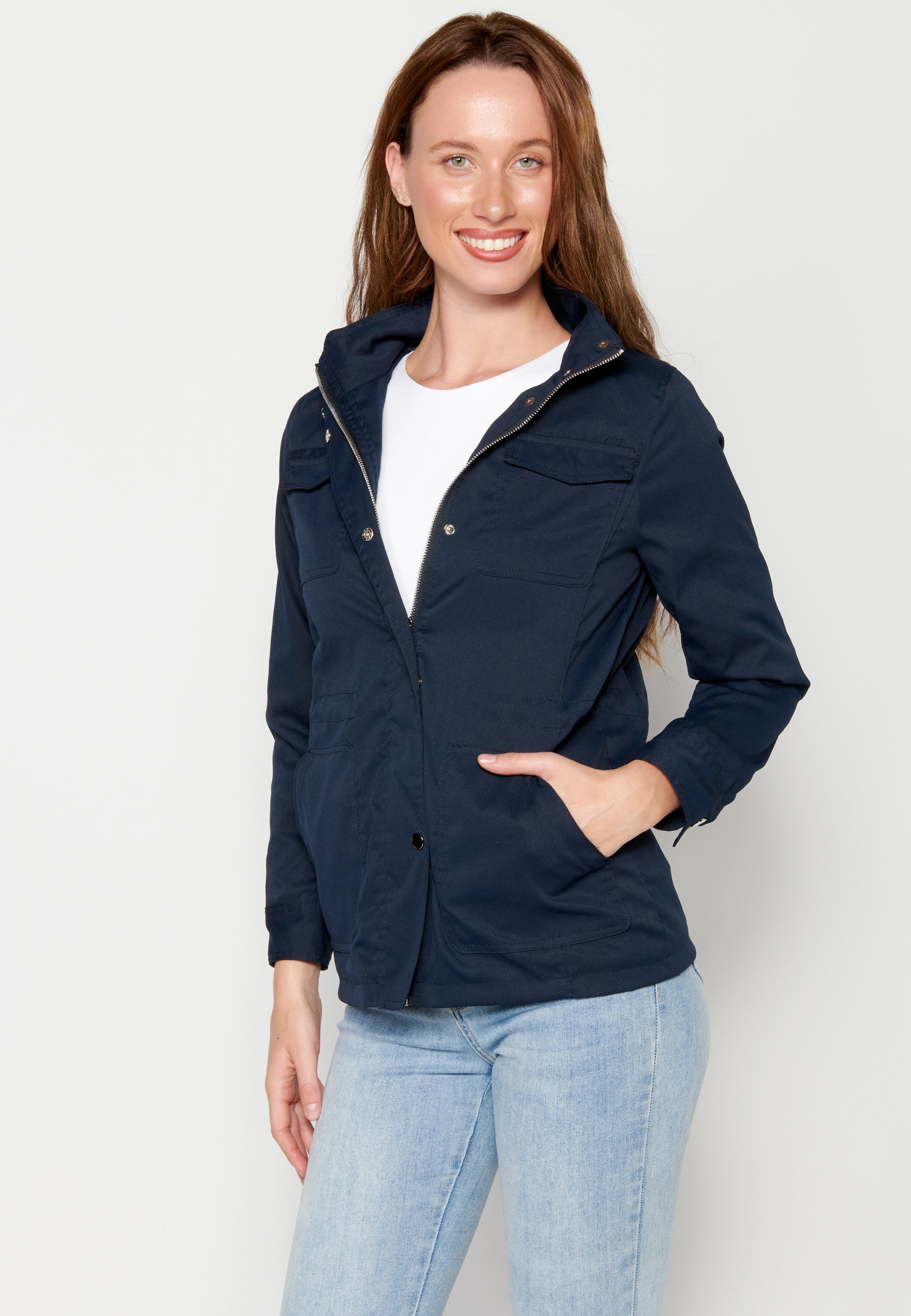 Parka corta azul marino para mujer con capucha – Koroshi