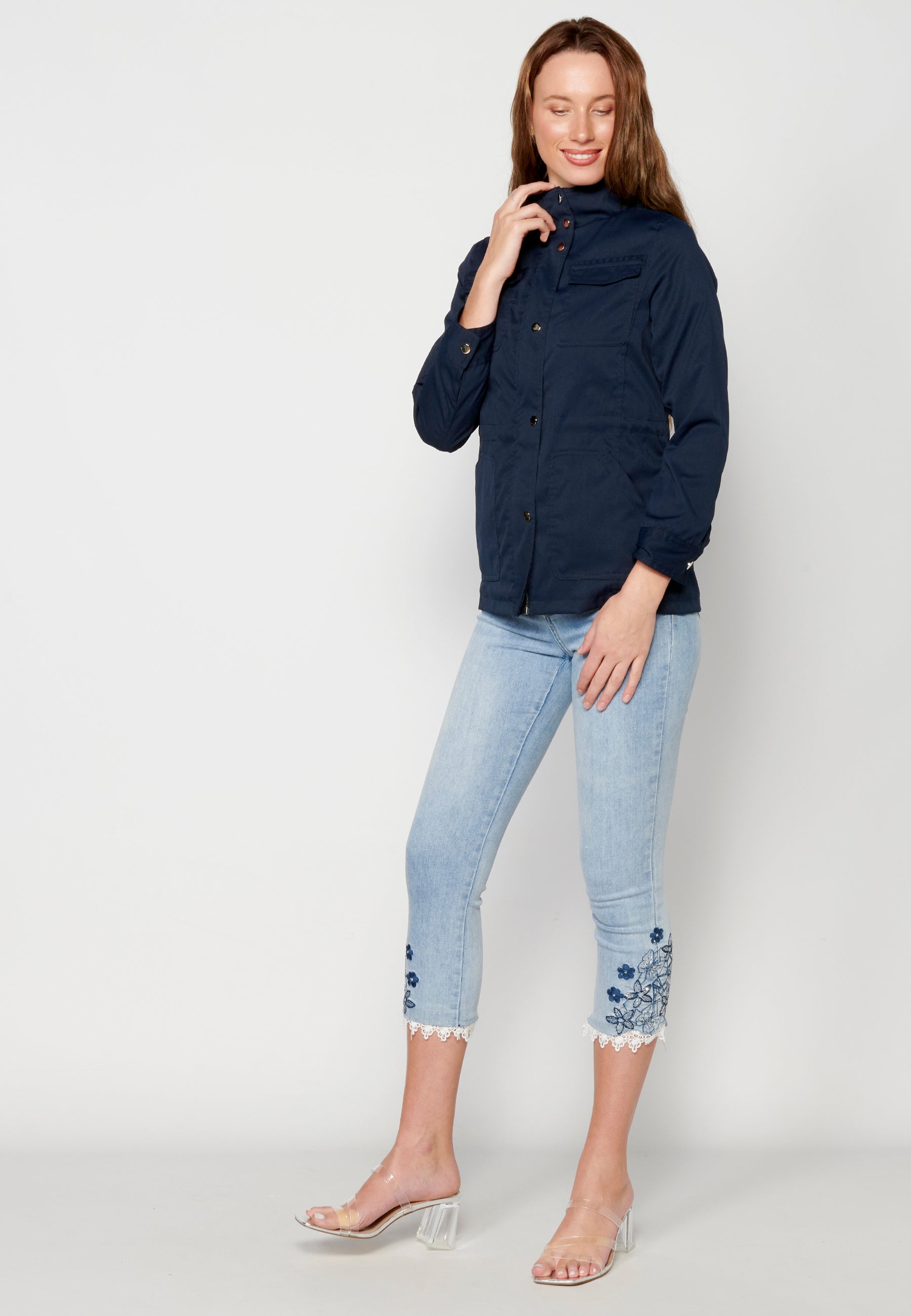 Parka corta azul marino para mujer con capucha – Koroshi