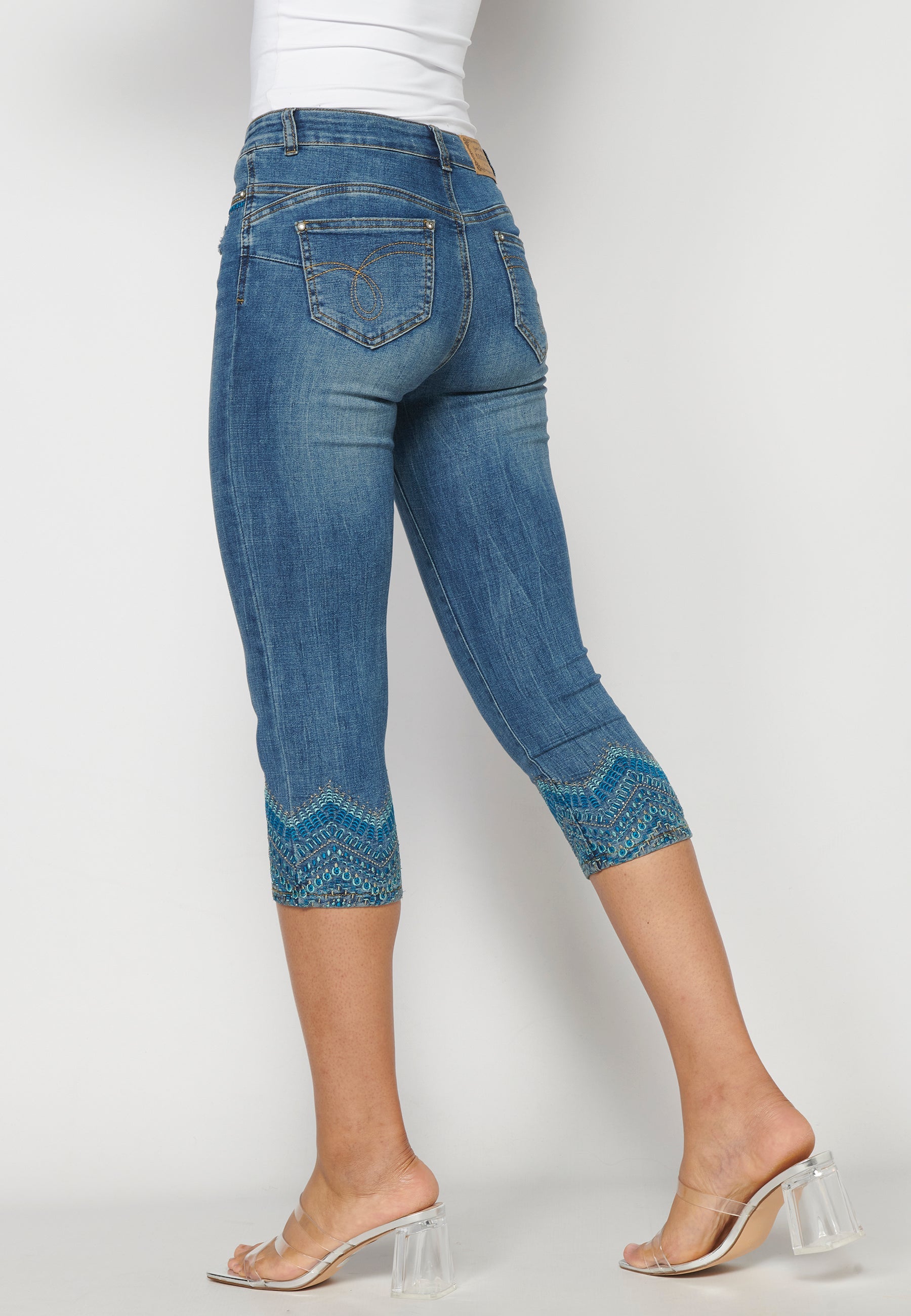 Pantalón pirata slim push up para mujer | moda actual