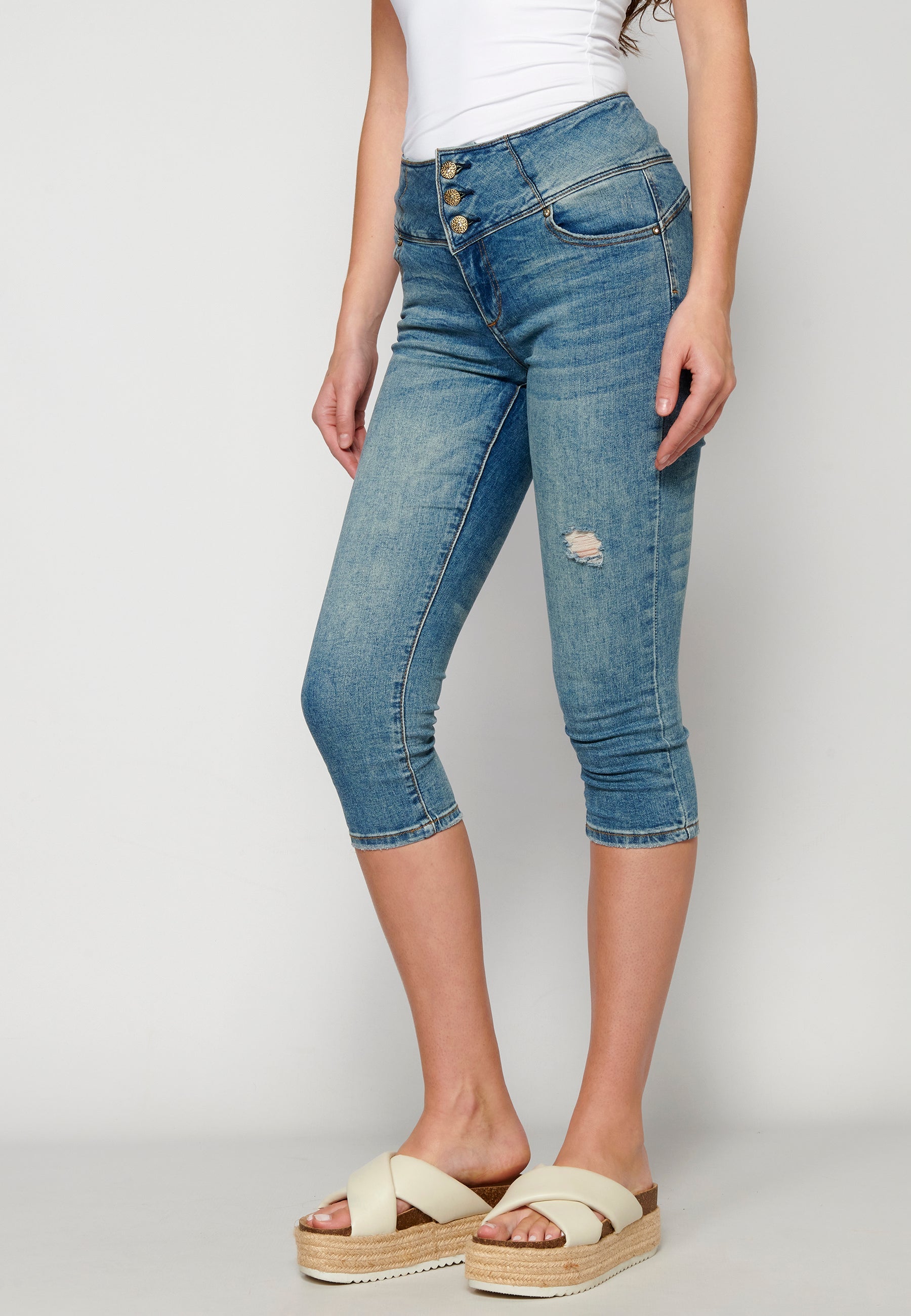 Pantalón pirata jeans slim para mujer | moda actual