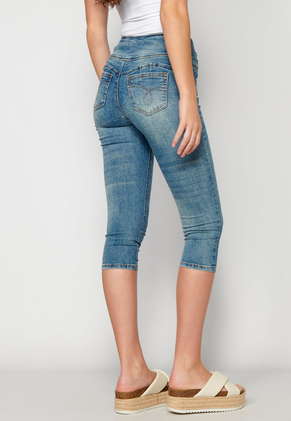 Pantalón pirata jeans slim para mujer | moda actual