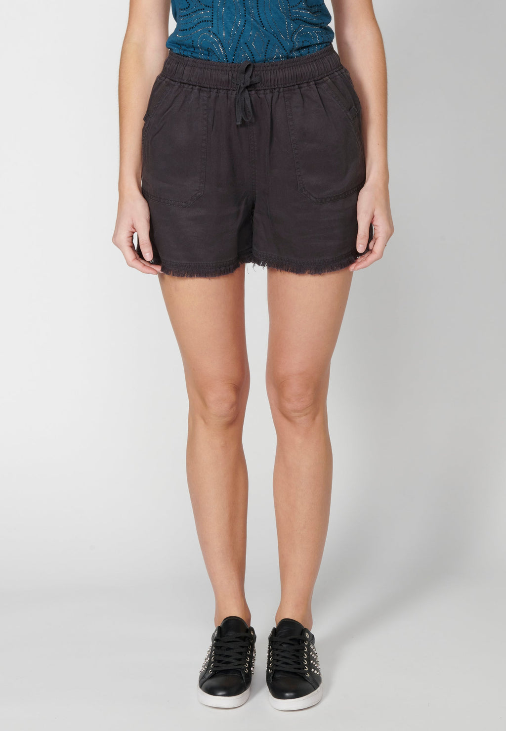 Pantalón corto short con cintura de goma ajustable para mujer | moda actual