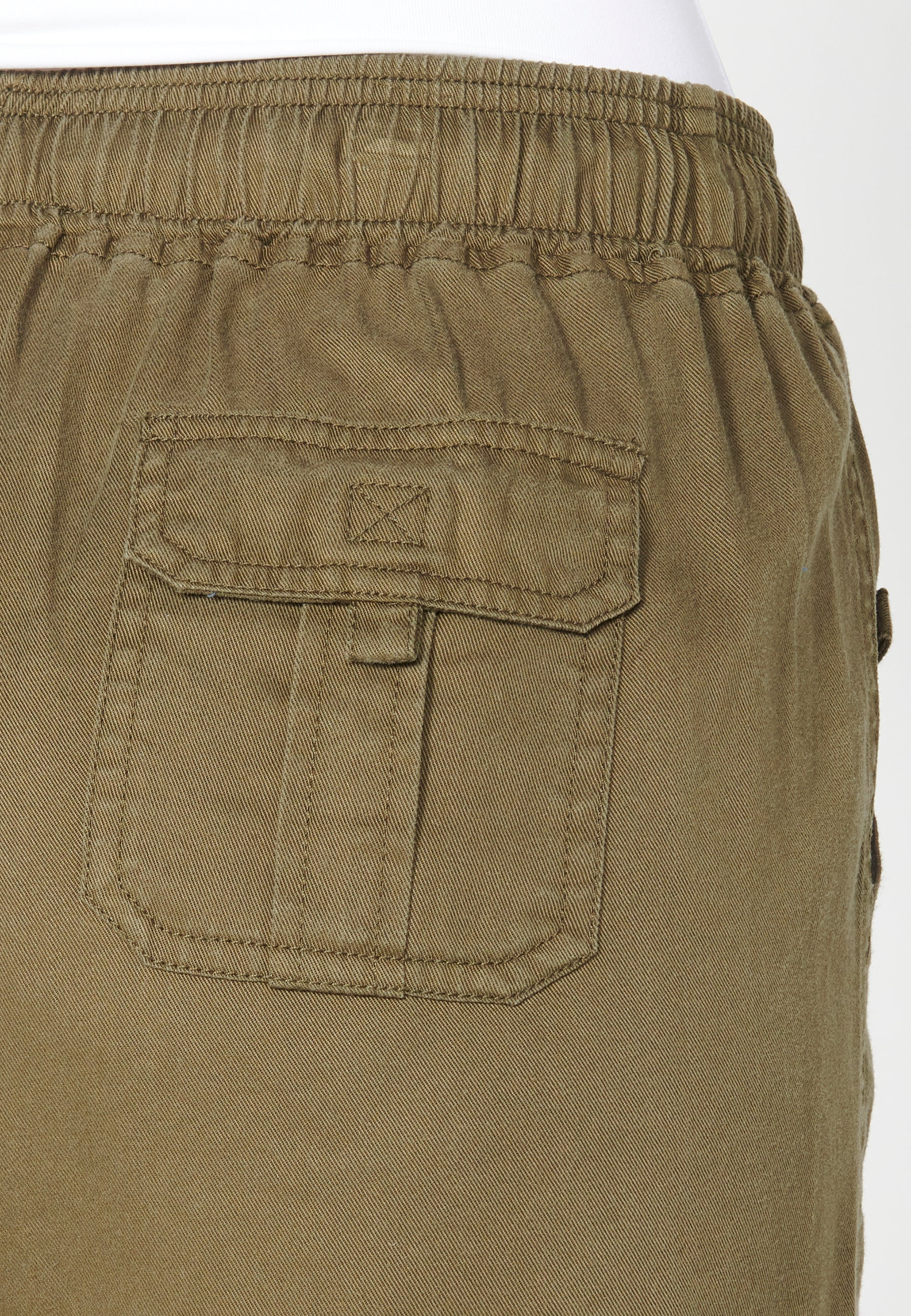 Pantalón corto short con cintura de goma ajustable para mujer | moda actual