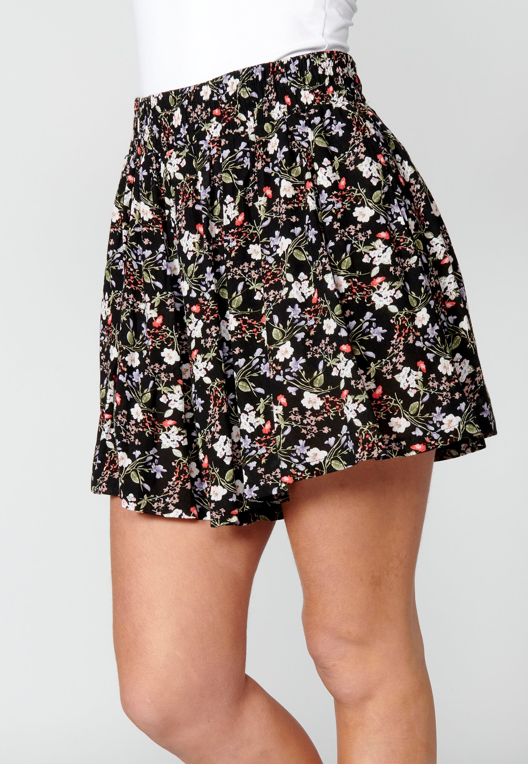 Falda pantalón corto con estampado floral para mujer | moda actual