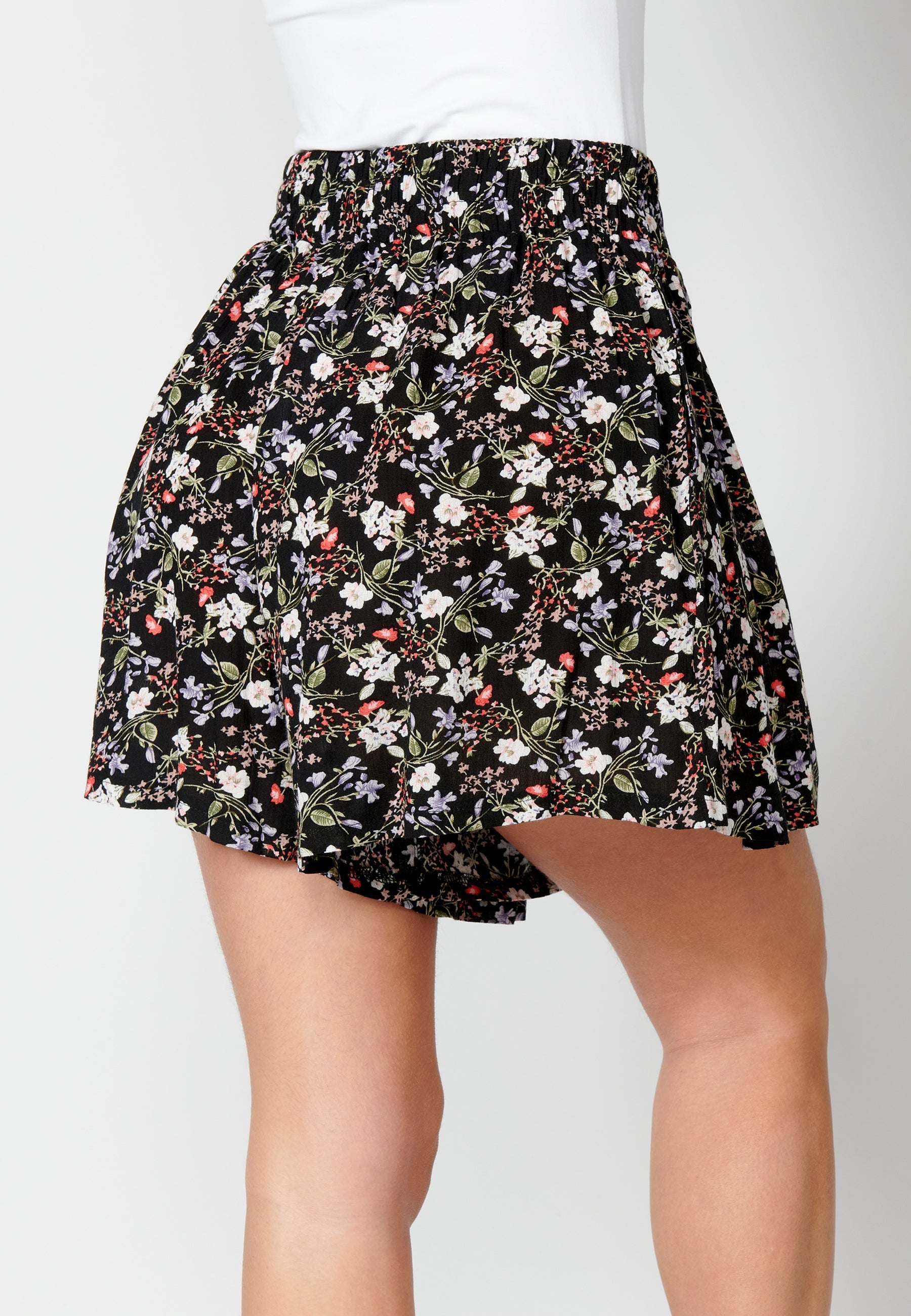 Falda pantalón corto con estampado floral para mujer | moda actual