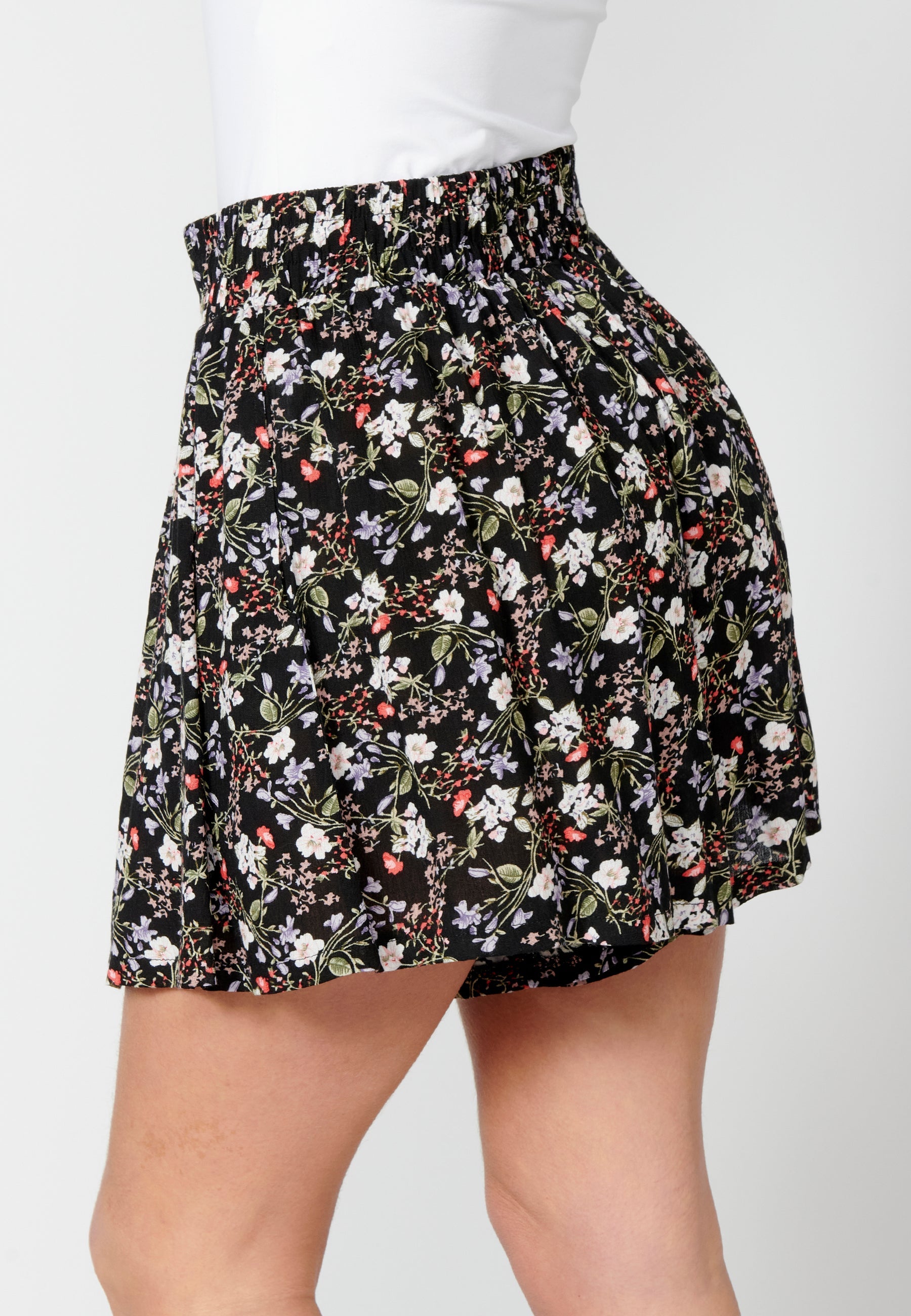 Falda pantalón corto con estampado floral para mujer | moda actual