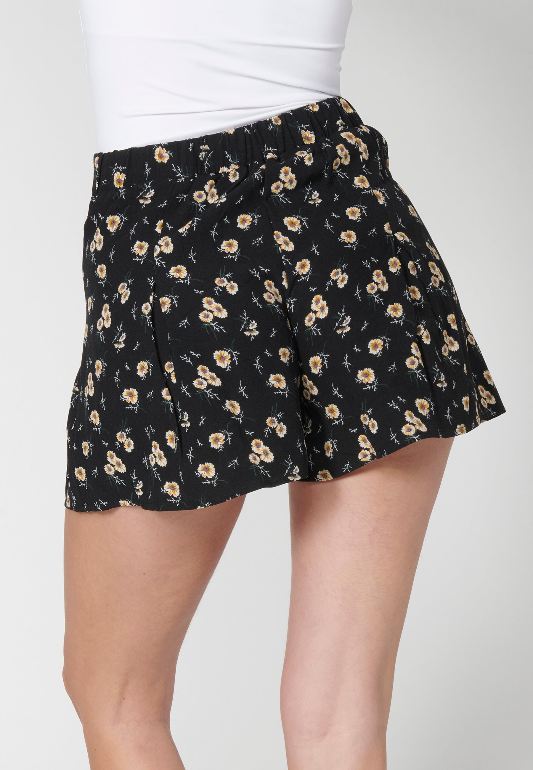 Pantalón corto short estampado floral para mujer | moda actual