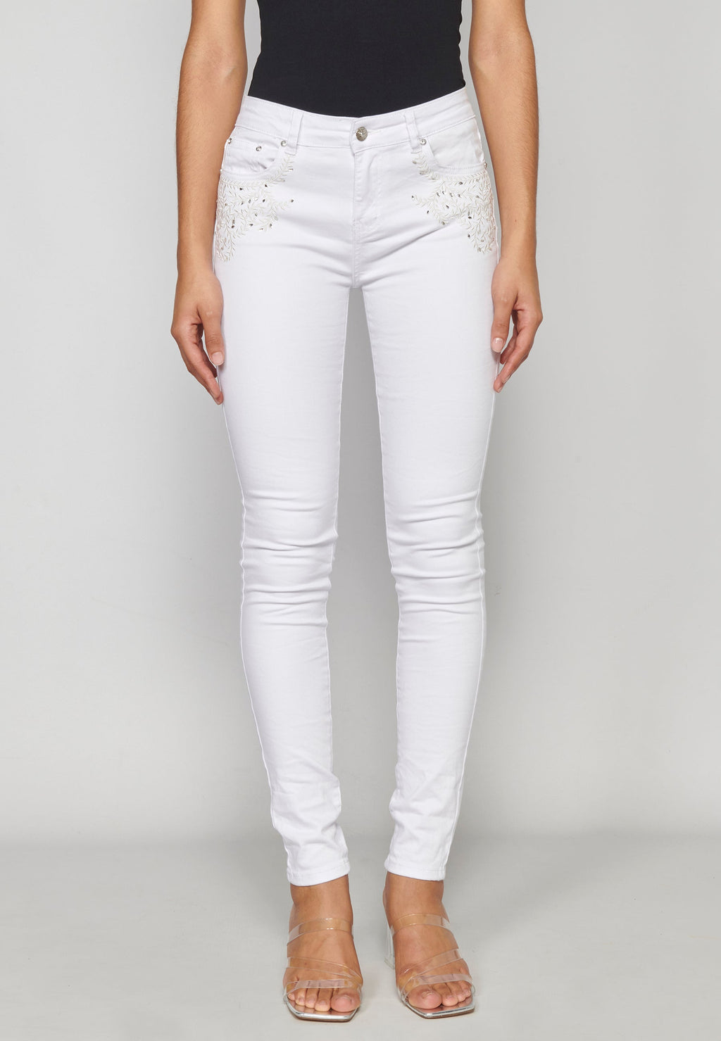Pantalón largo jeans slim para mujer | moda actual