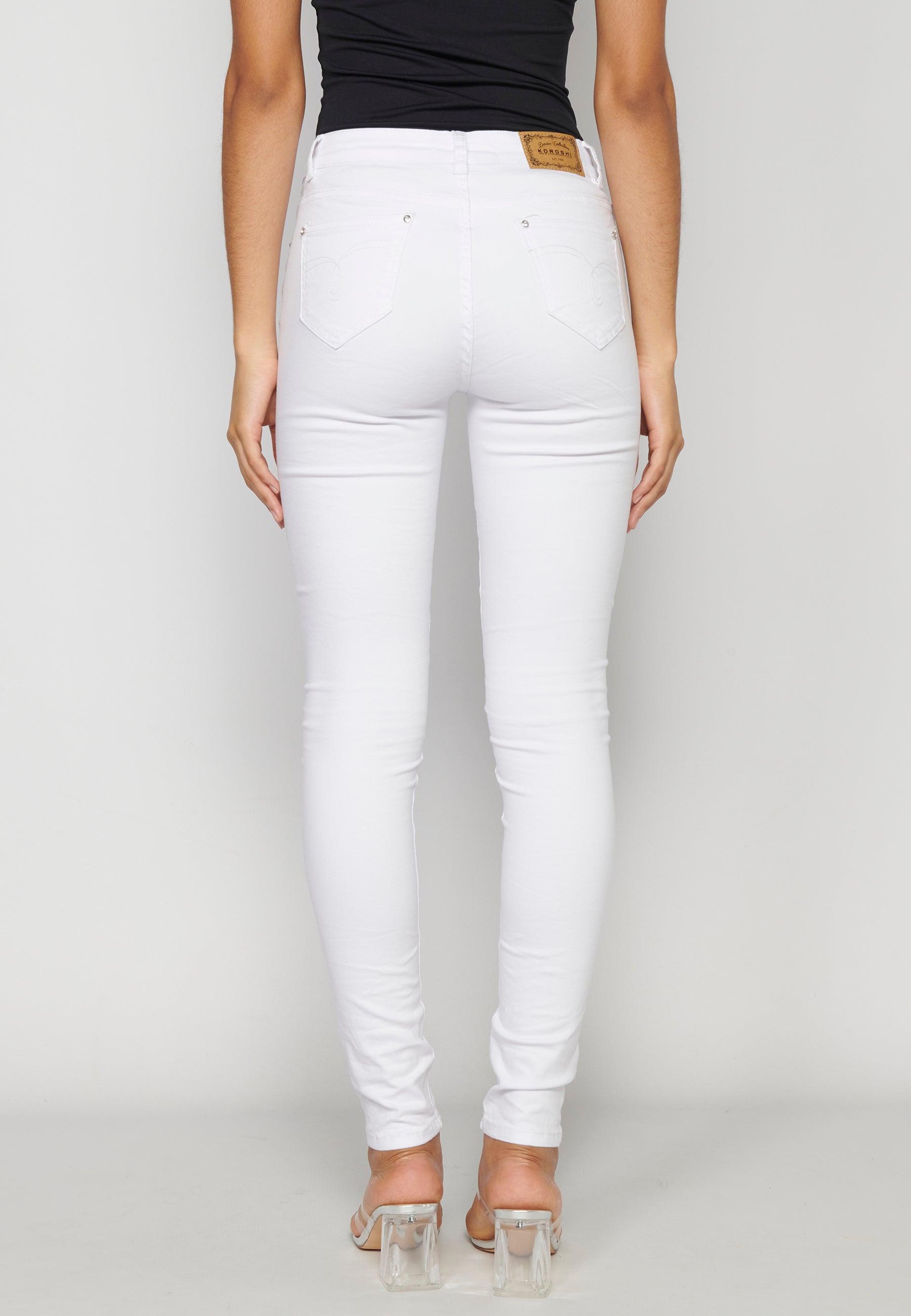 Pantalón largo jeans slim para mujer | moda actual