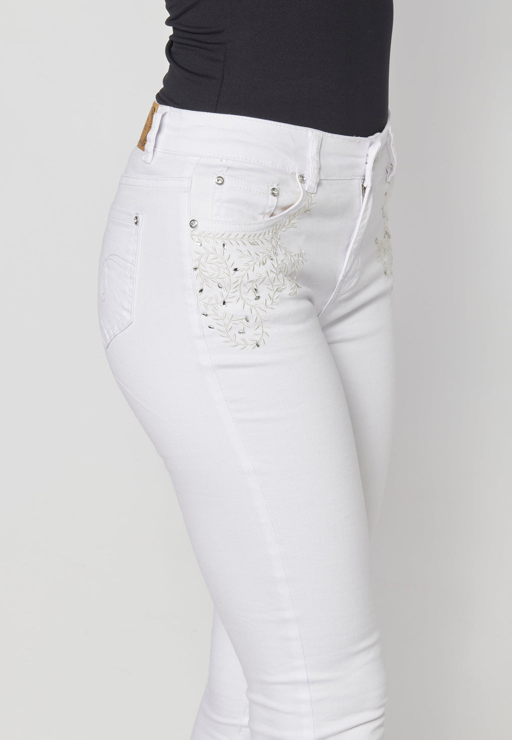 Pantalón largo jeans slim para mujer | moda actual