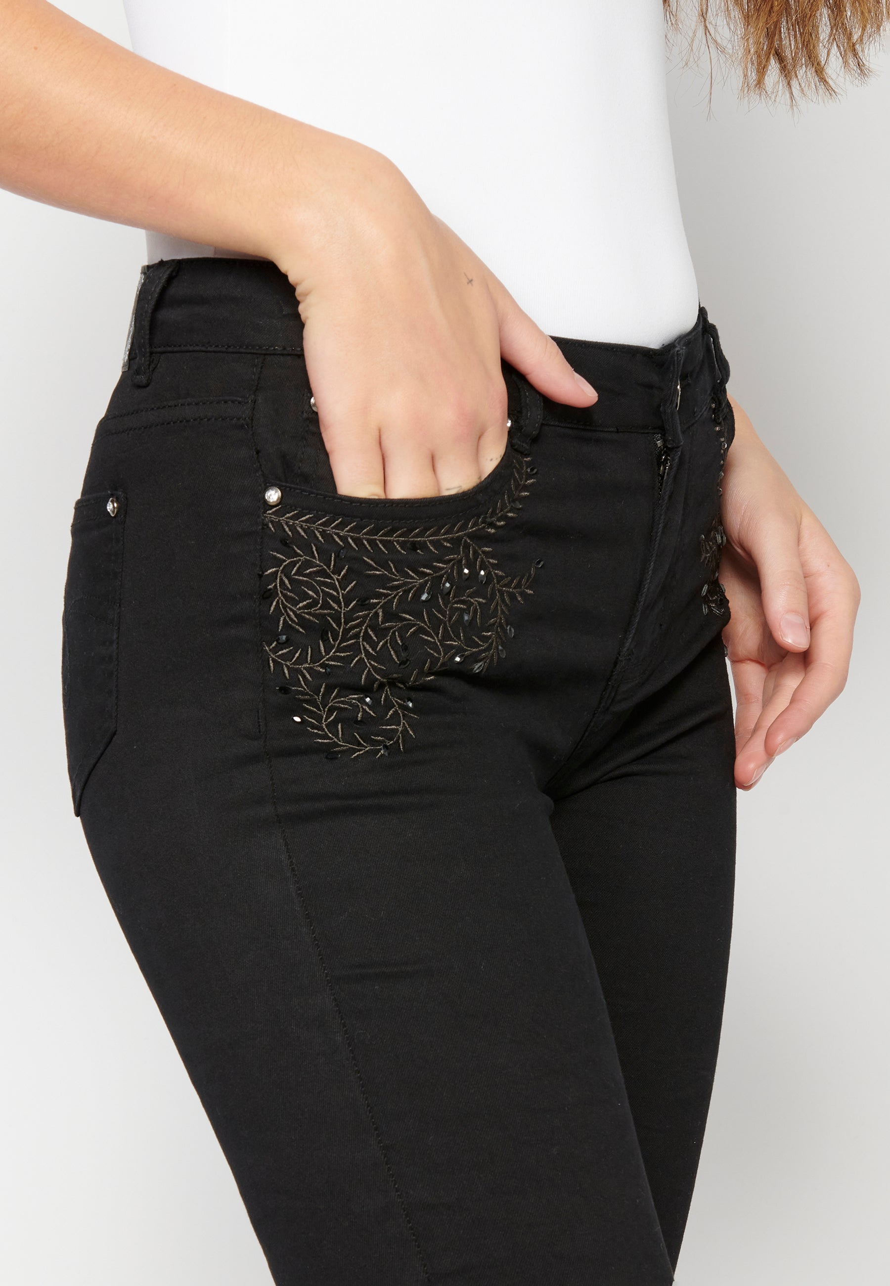Pantalón largo jeans slim para mujer | moda actual