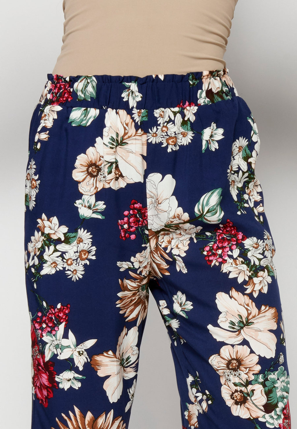 Pantalón largo fluido straigth estampado floral para mujer | moda actual
