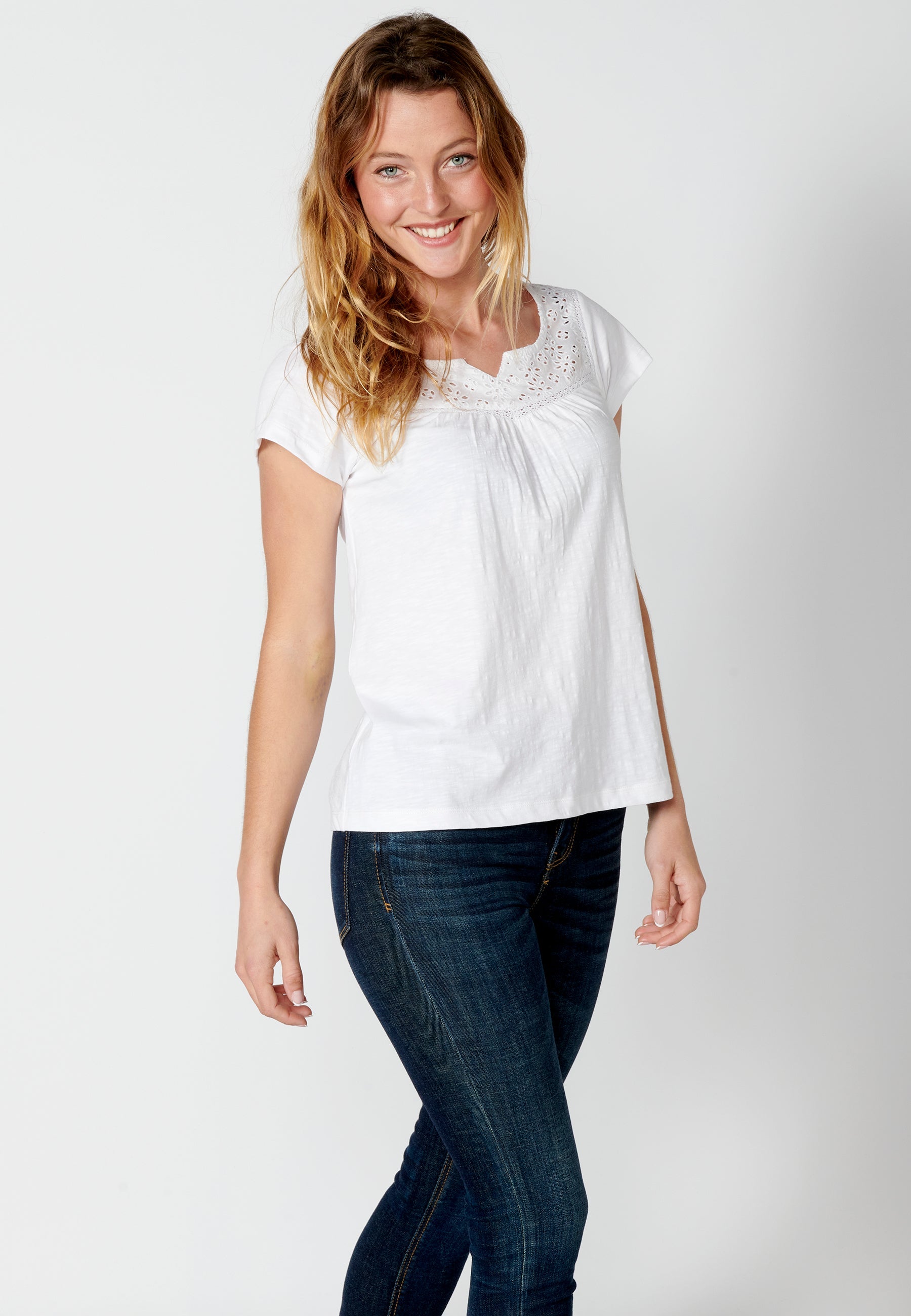 Camiseta top manga corta de algodón con escote corazón para mujer | moda actual