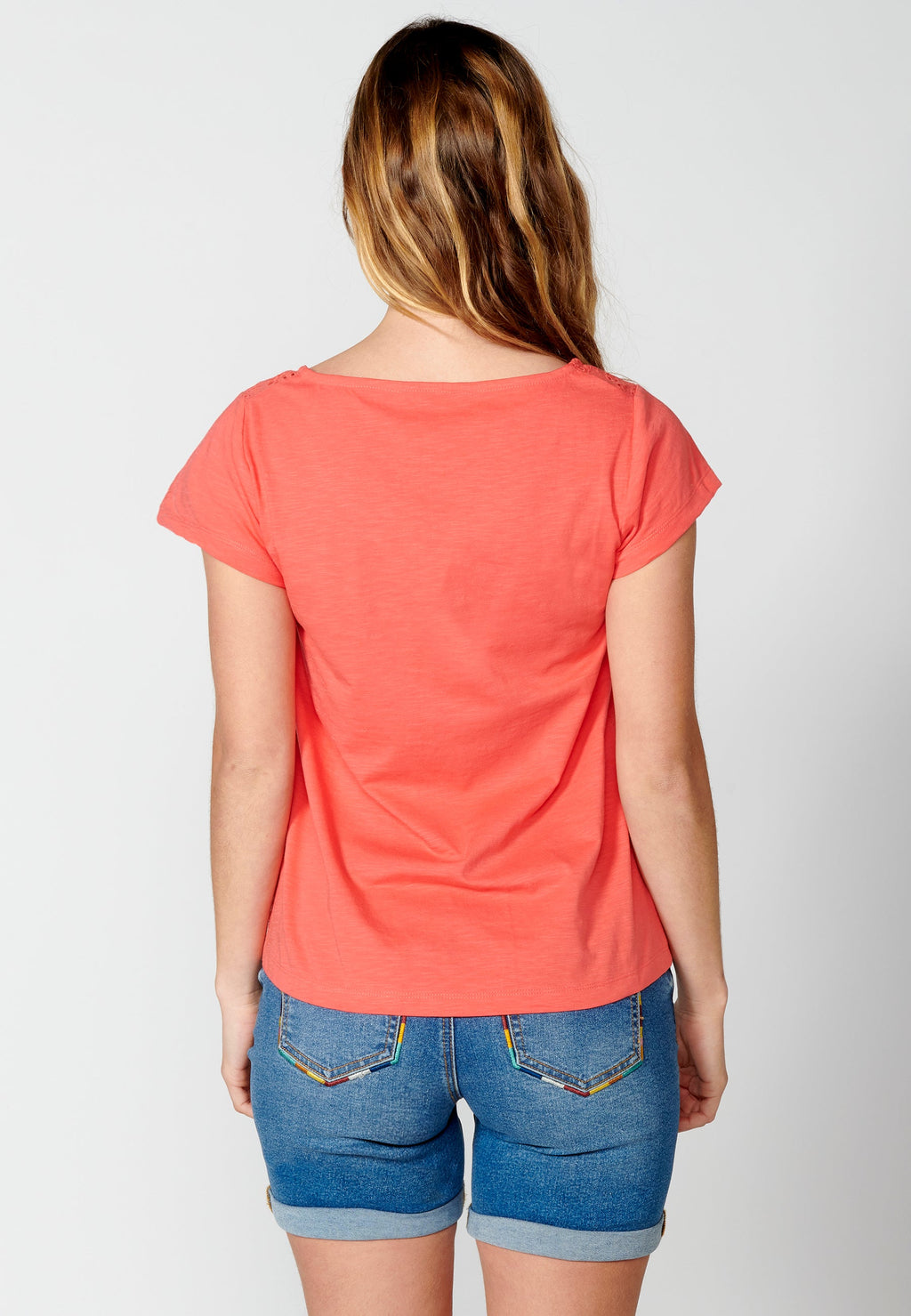 Camiseta top manga corta de algodón con escote corazón para mujer | moda actual