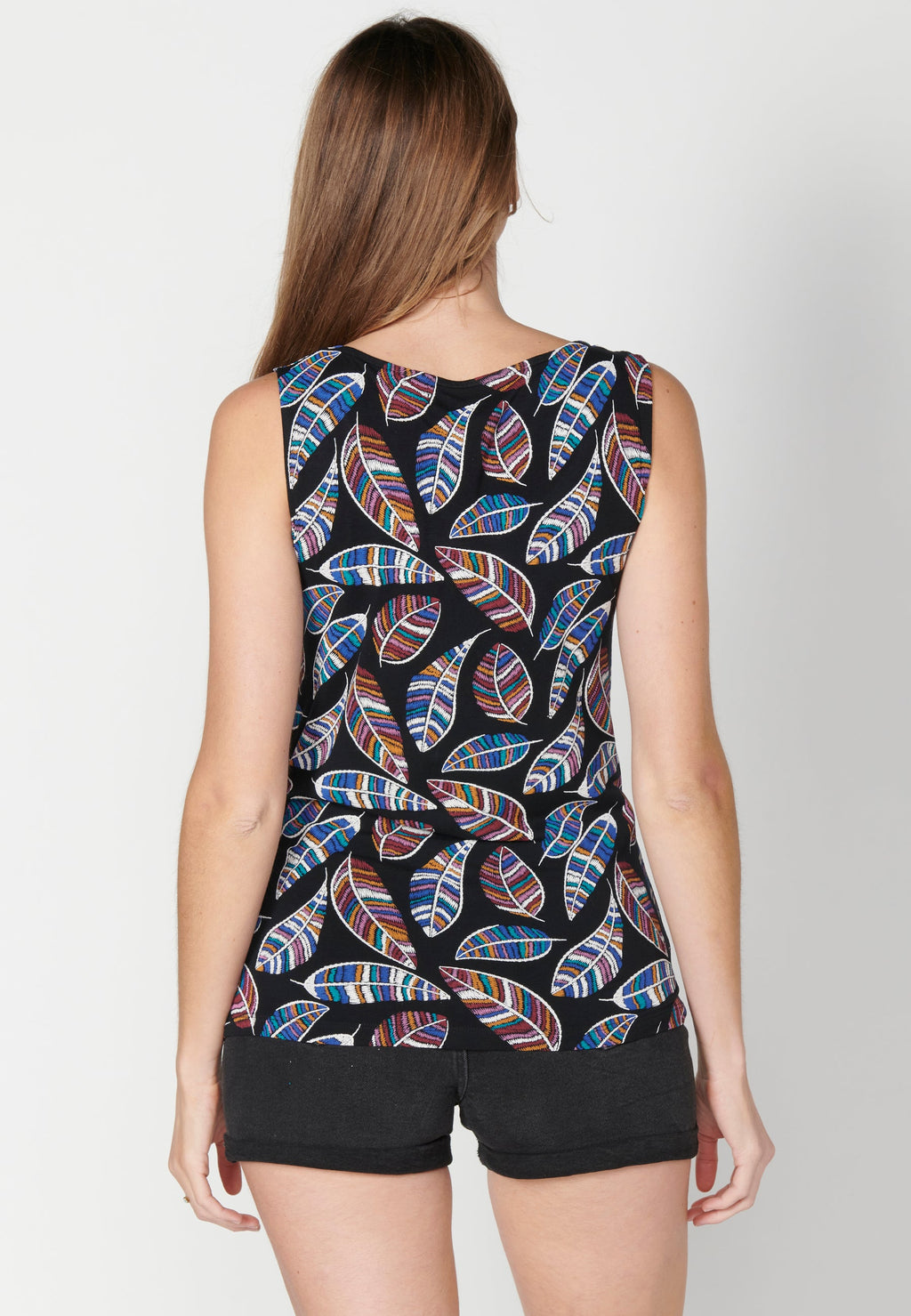 Top de tirantes con detalles de puntilla y estampado étnico para mujer | moda actual