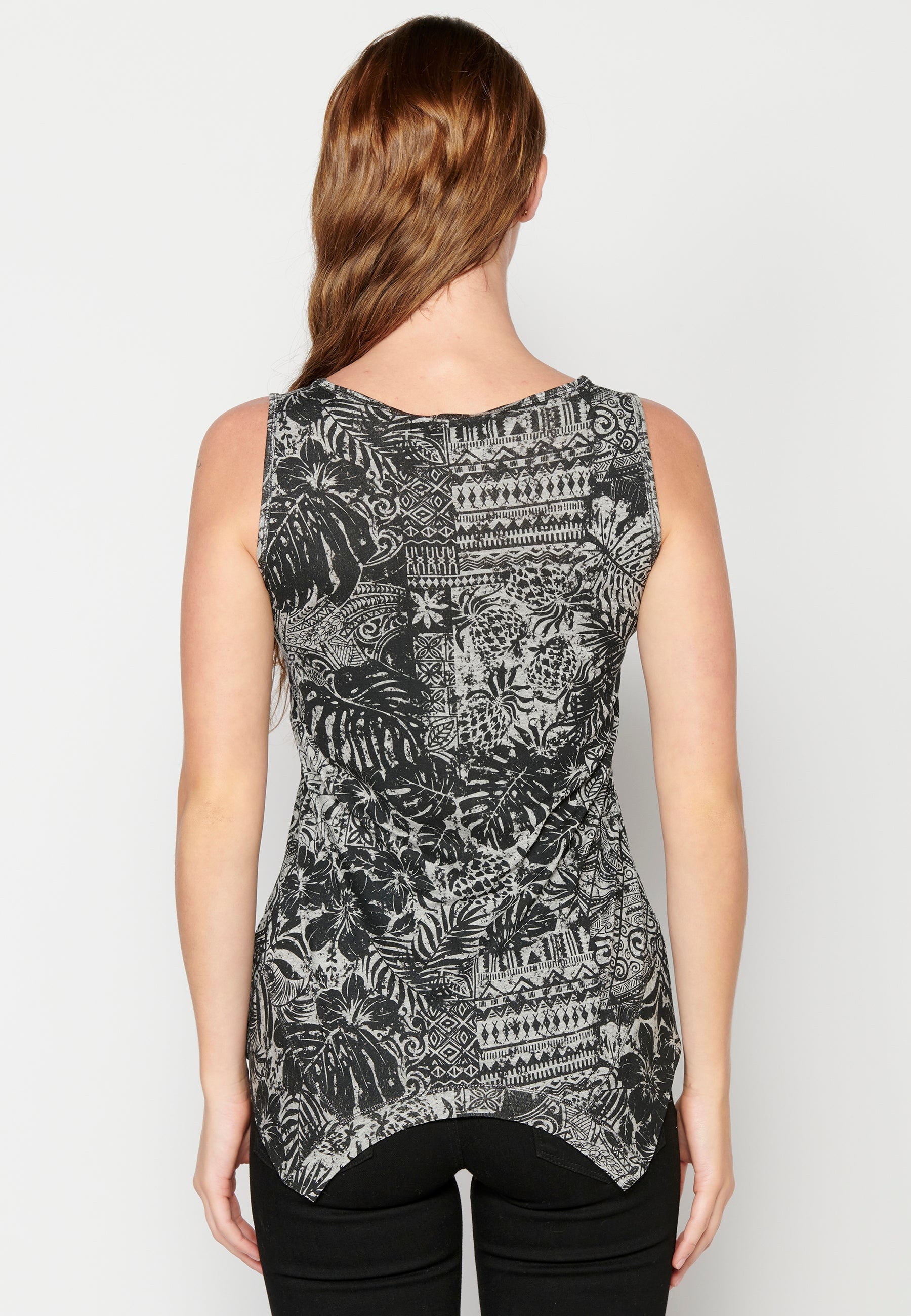 Camiseta top de tirantes con acabado asimétrico para mujer | moda actual