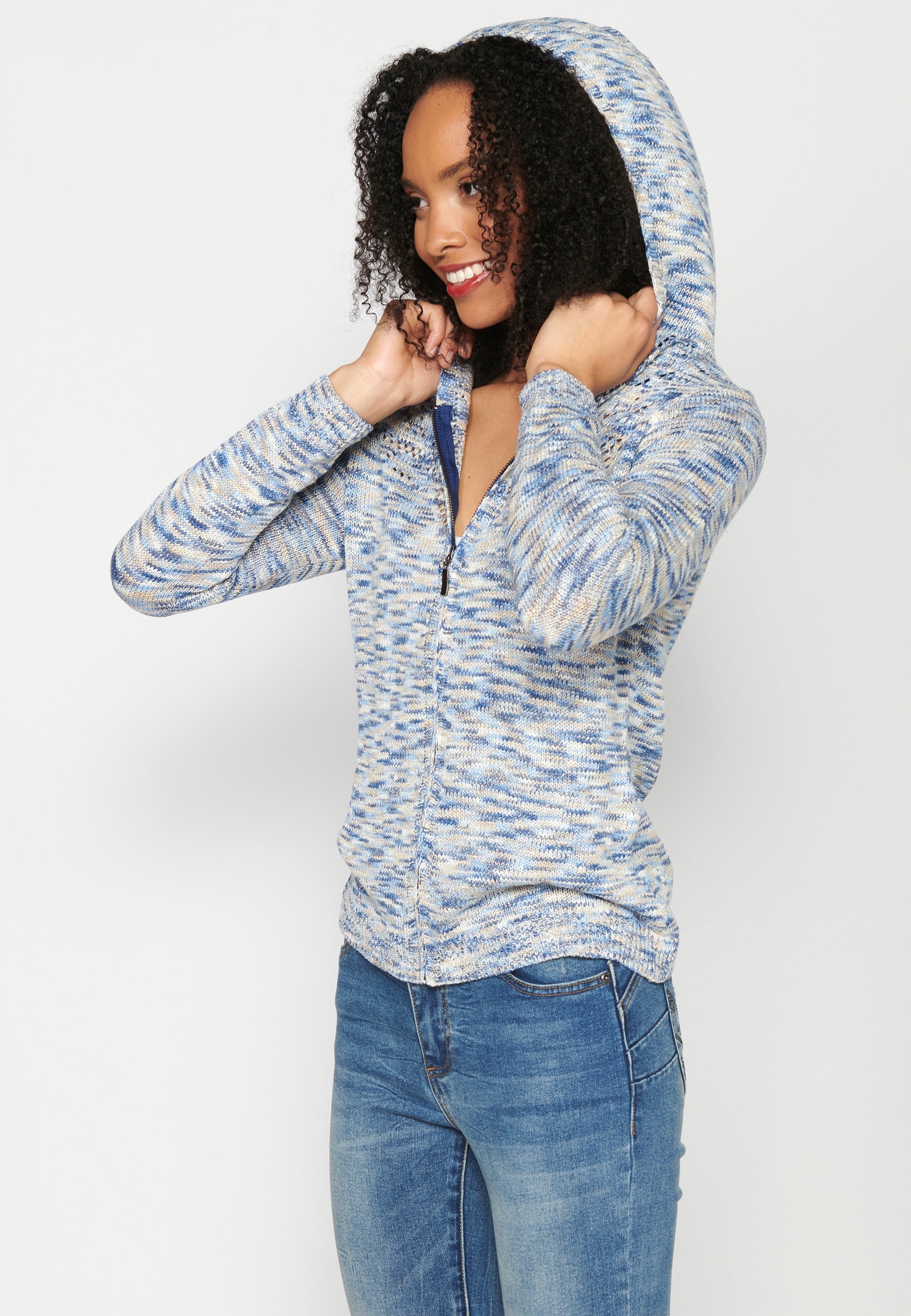 Chaqueta de punto con capucha para mujer | moda actual