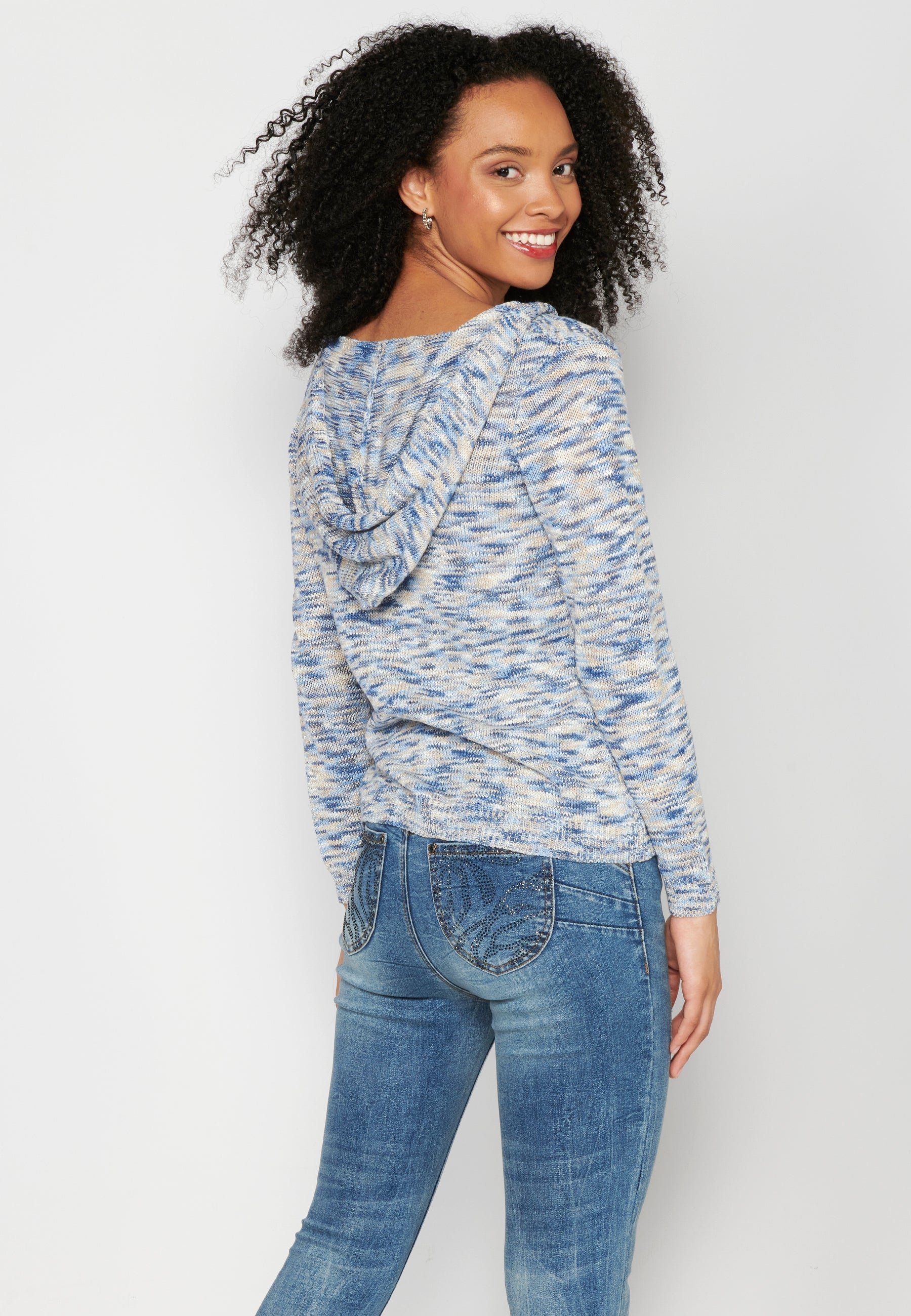 Chaqueta de punto con capucha para mujer | moda actual
