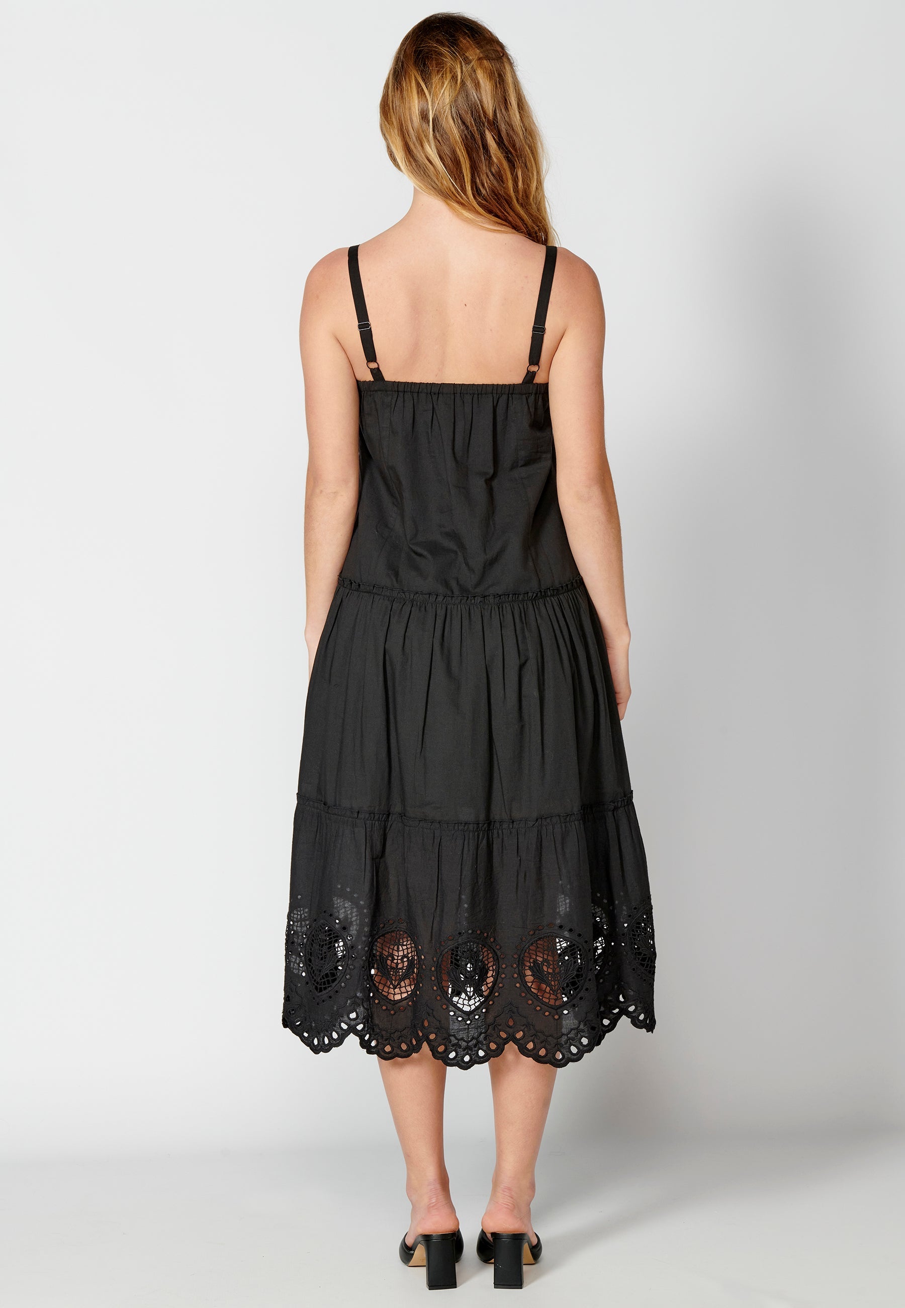 Vestido largo de tirantes de algodón con bordados para mujer | moda actual