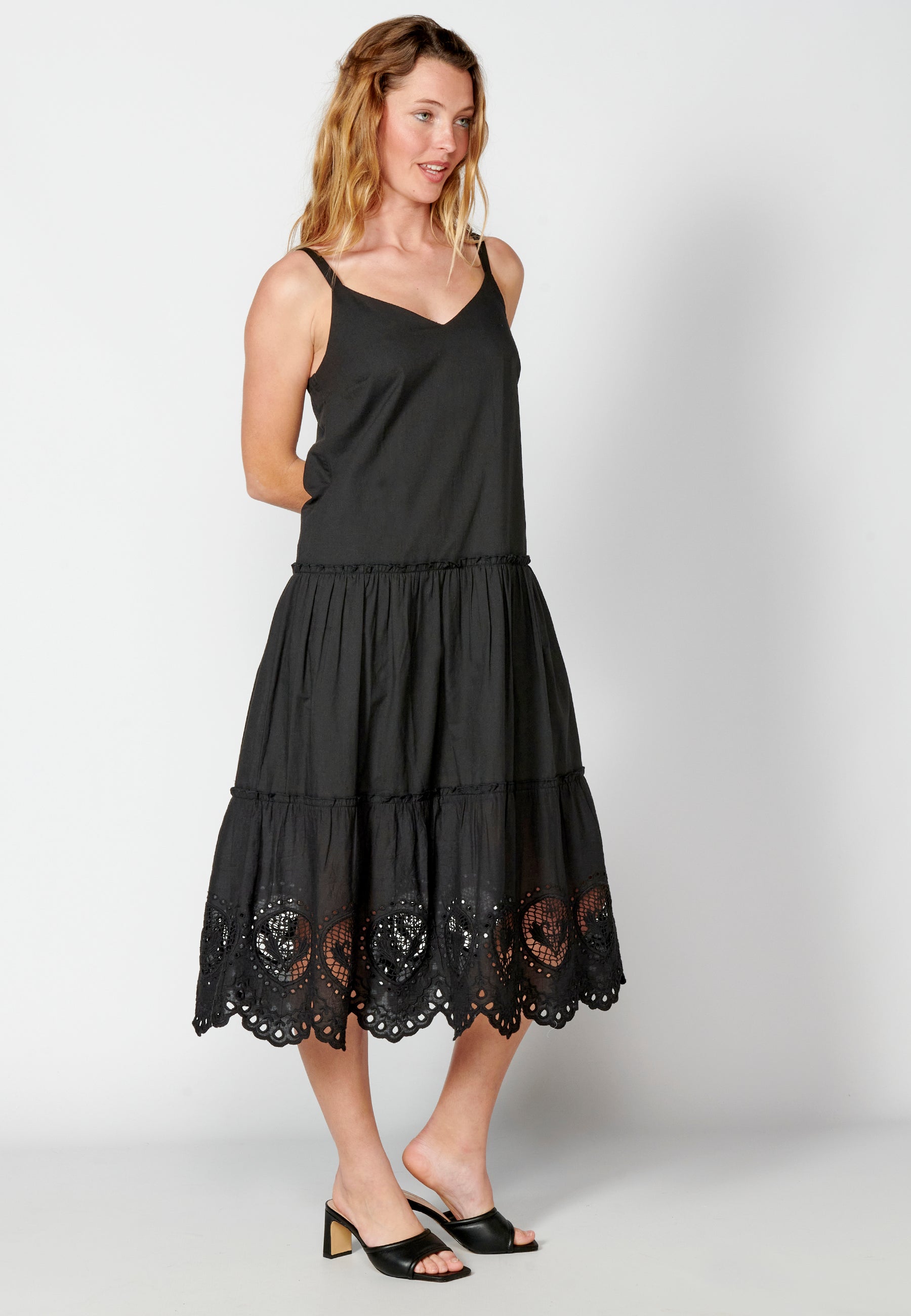 Vestido largo de tirantes de algodón con bordados para mujer | moda actual