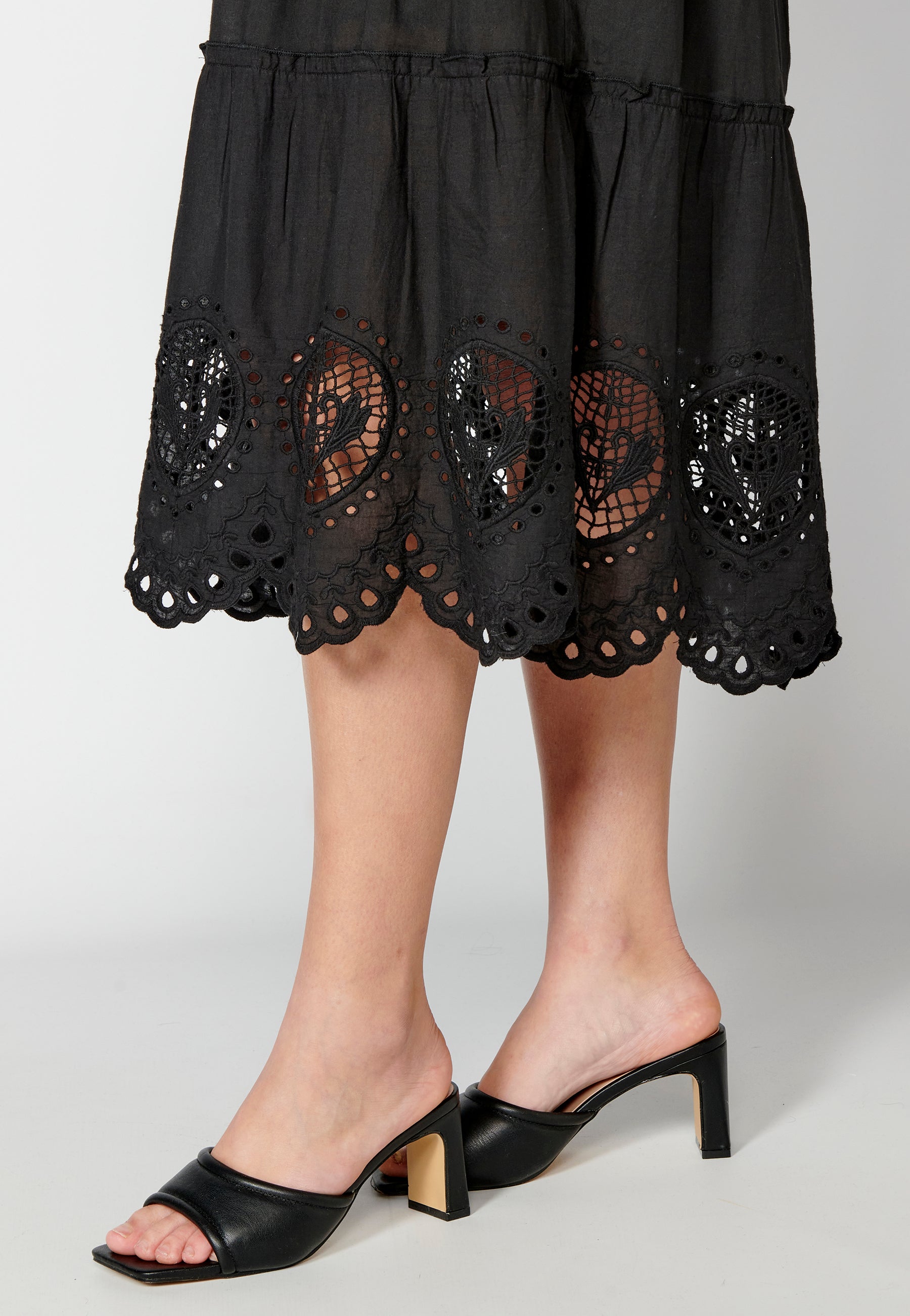 Vestido largo de tirantes de algodón con bordados para mujer | moda actual