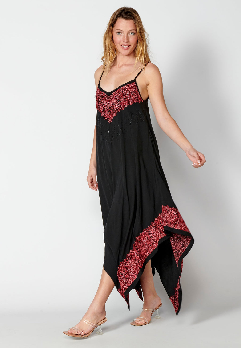 Vestido largo de tirantes con detalles bordados para mujer | moda actual