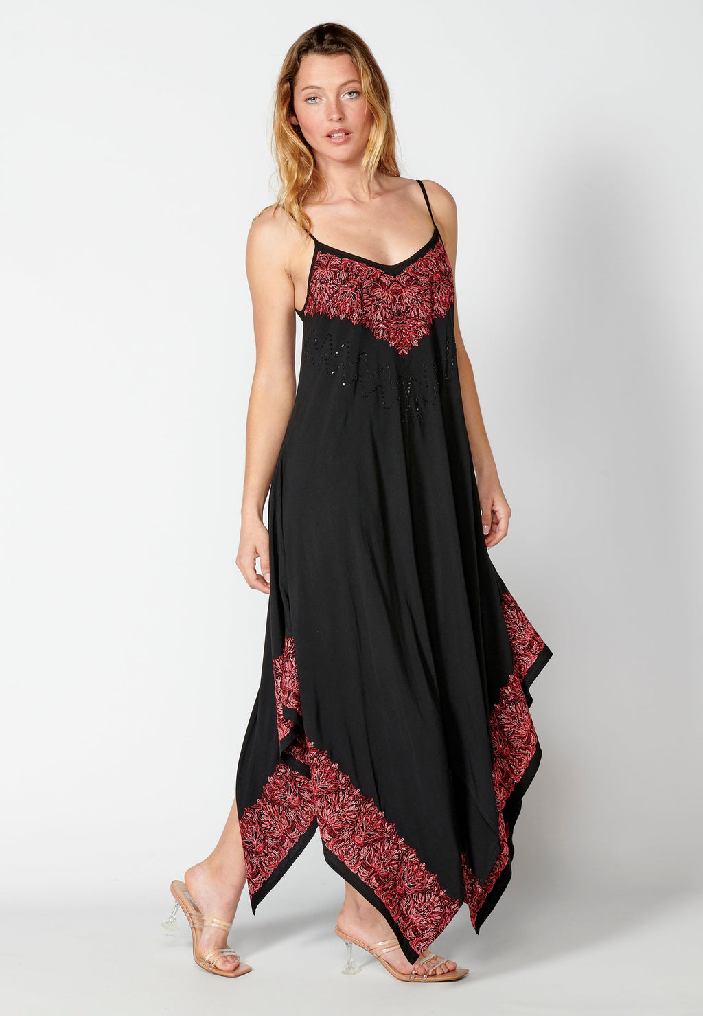 Vestido largo de tirantes con detalles bordados para mujer | moda actual