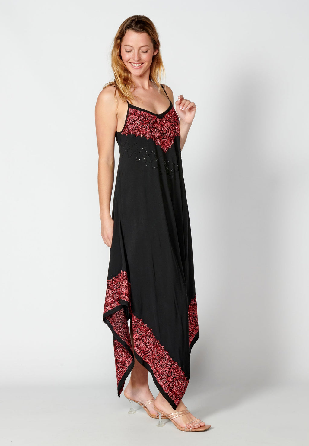 Vestido largo de tirantes con detalles bordados para mujer | moda actual