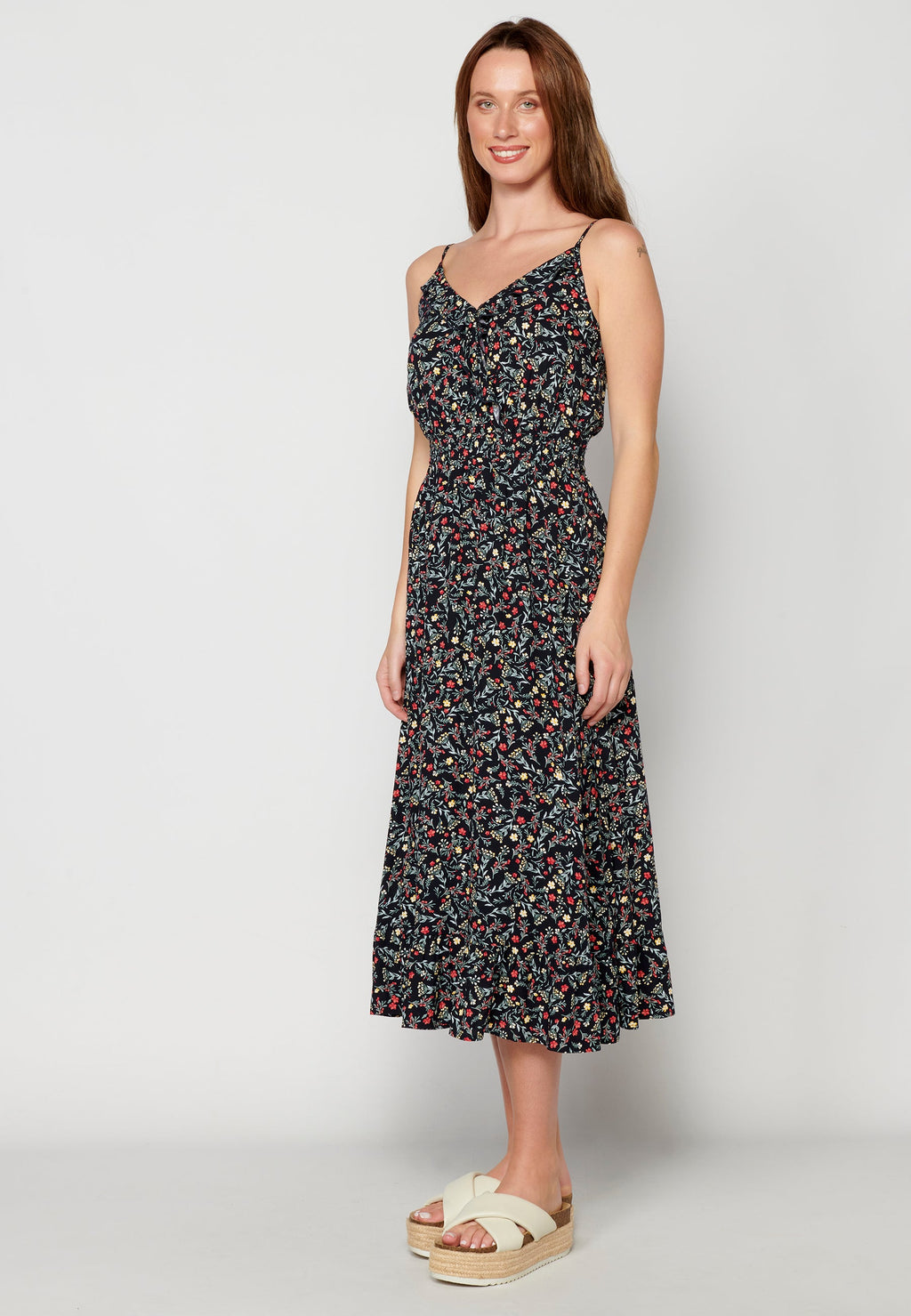 Vestido largo de tirantes con detalle de volantes estampado floral para mujer | moda actual