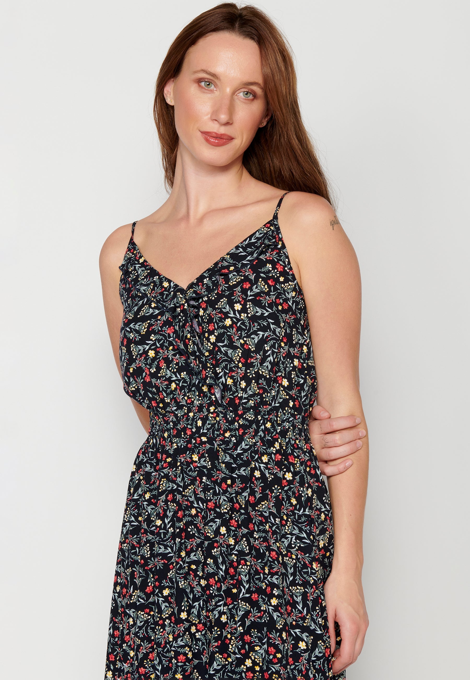 Vestido largo de tirantes con detalle de volantes estampado floral para mujer | moda actual
