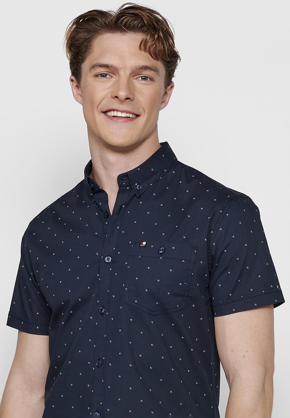 Camisa Hombre Manga Corta Algodón Micro Estampado con Bolsillo – Koroshi 2411CC32