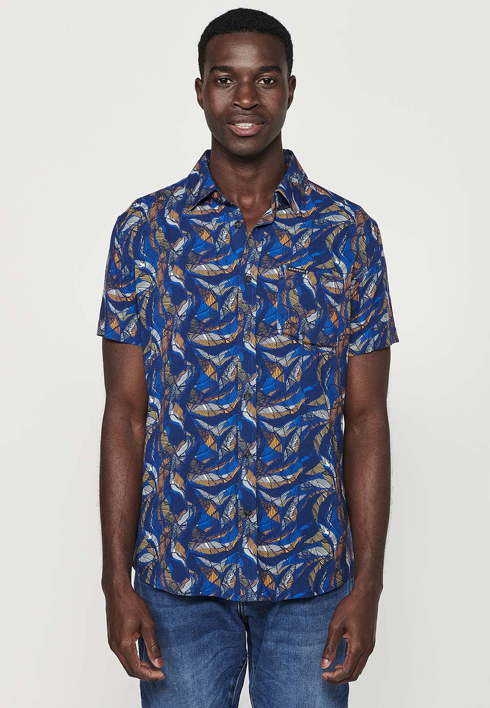 Camisa Hombre Manga Corta Estampado Tropical Cuello Cubano Viscosa – Koroshi 2411CC36