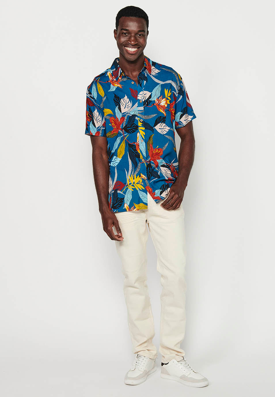 Camisa Hombre Manga Corta Estampado Palmeras Viscosa – Koroshi 2411CC44