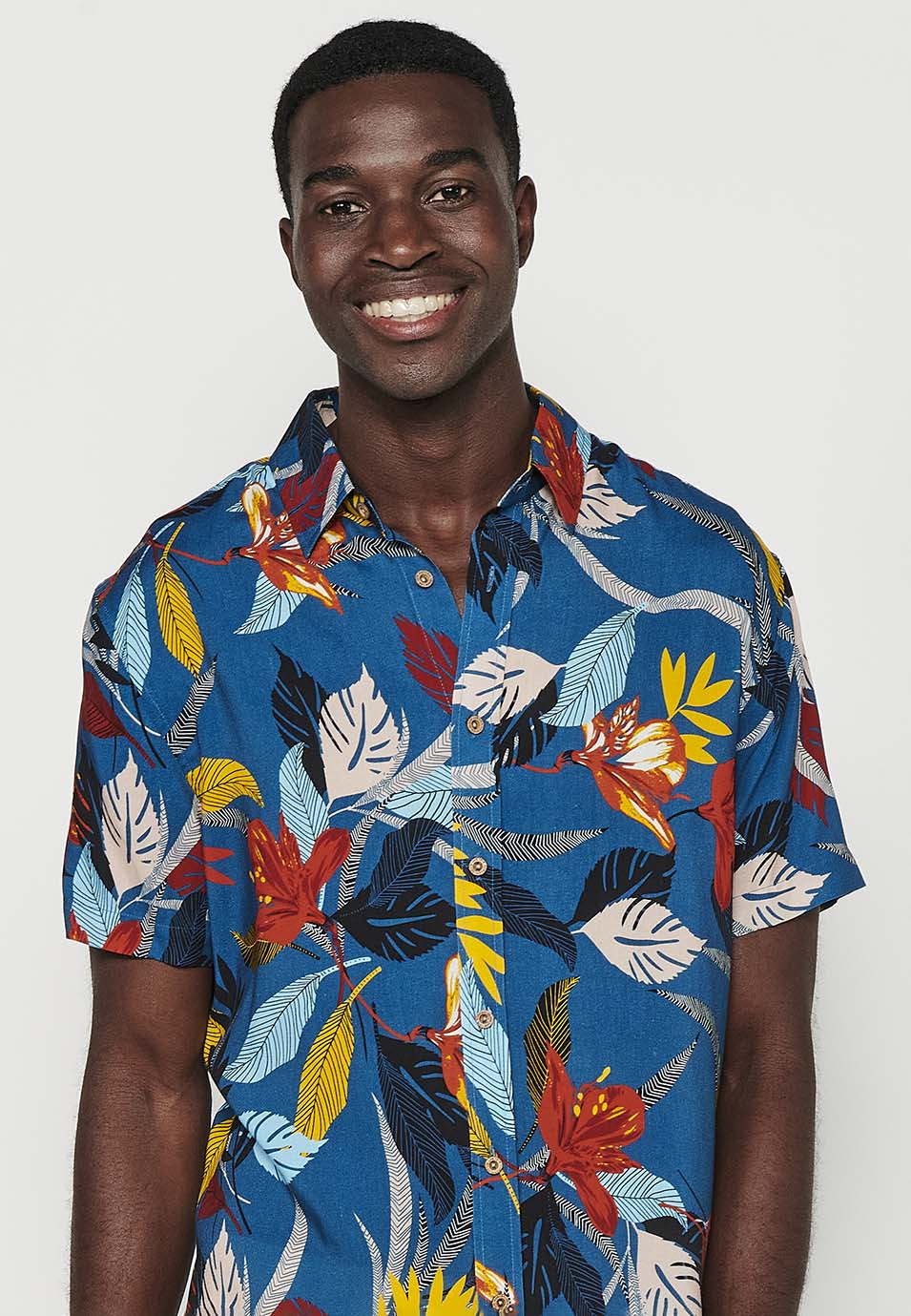 Camisa Hombre Manga Corta Estampado Palmeras Viscosa – Koroshi 2411CC44
