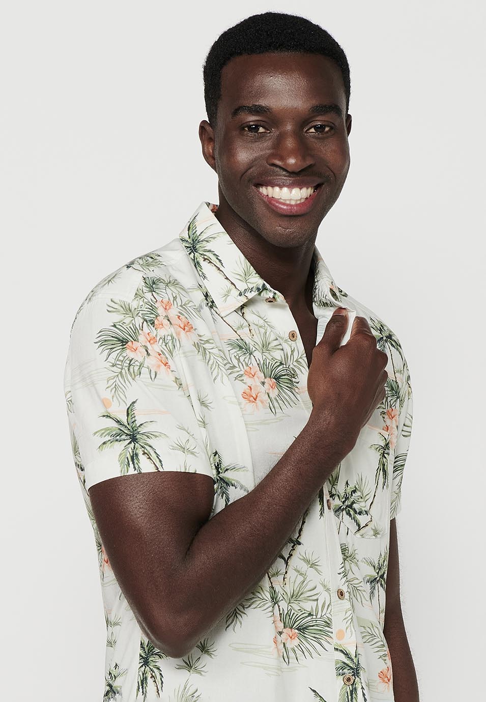 Camisa Hombre Manga Corta Estampado Tropical Viscosa – Koroshi 2411CC47
