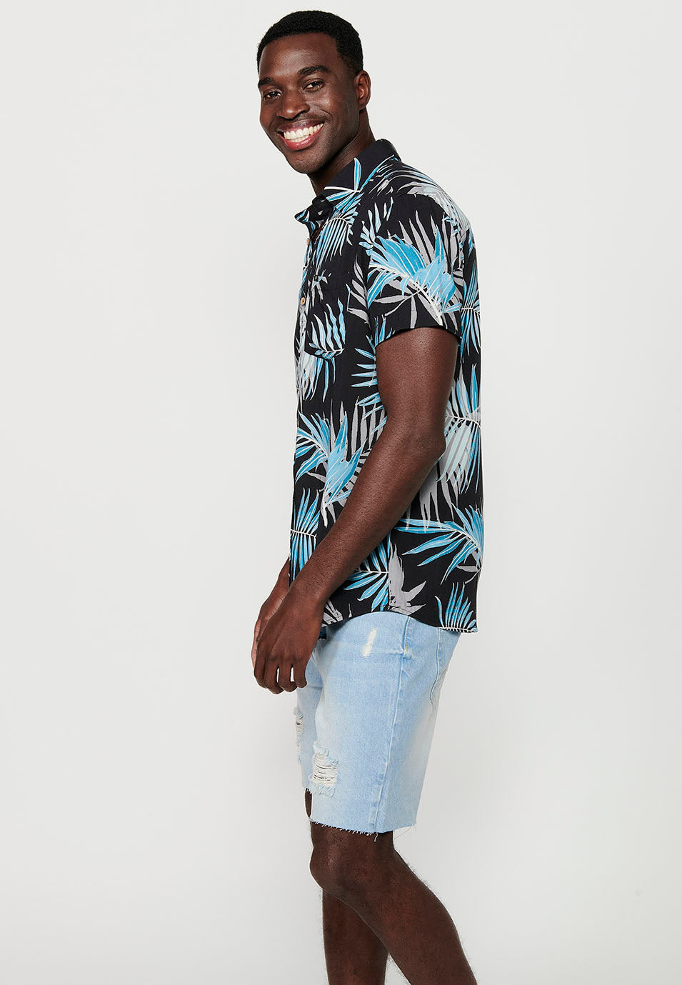 Camisa Hombre Manga Corta Estampado Tropical Viscosa – Koroshi 2411CC47