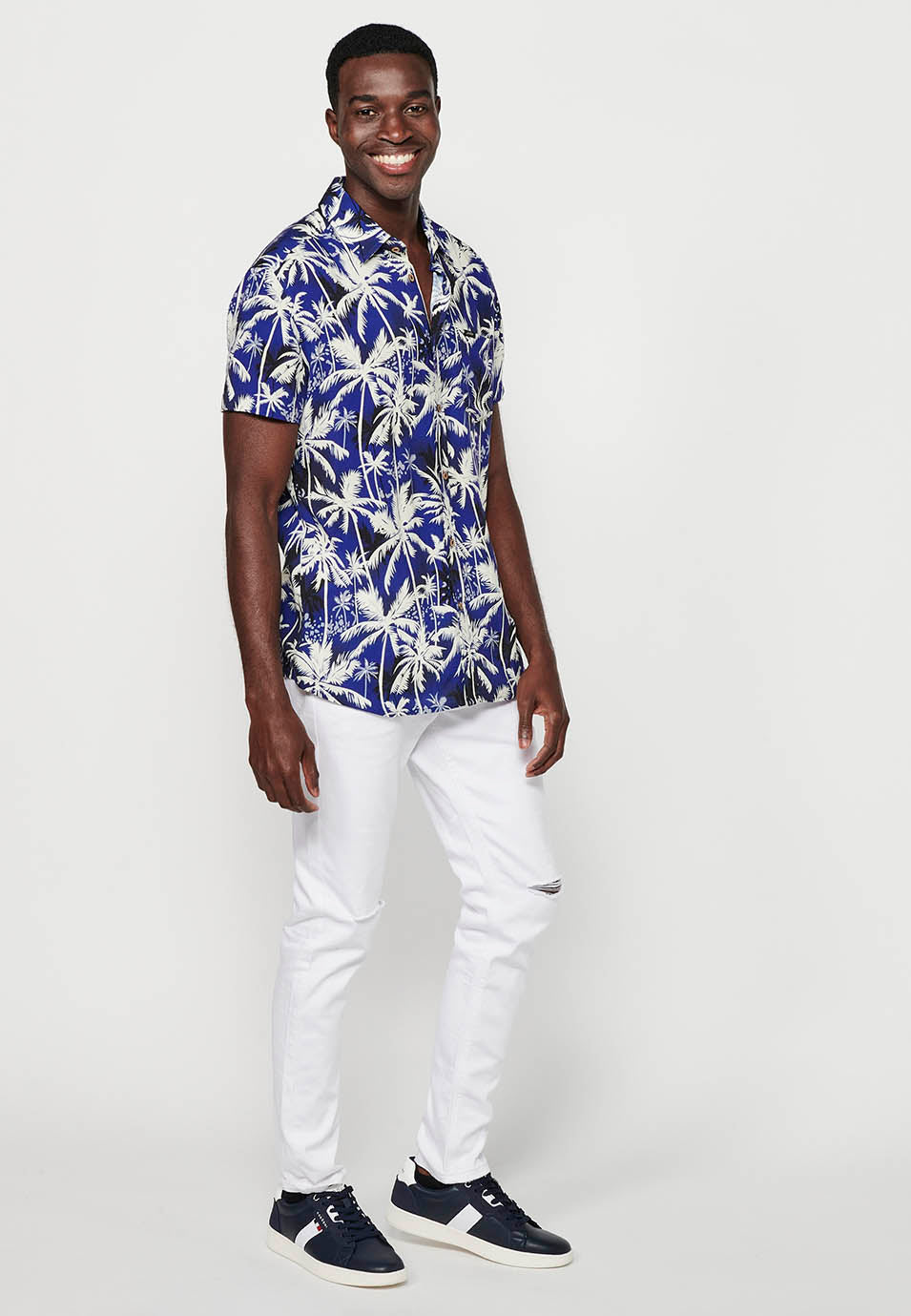 Camisa Hombre Manga Corta Estampado Tropical Viscosa – Koroshi 2411CC47