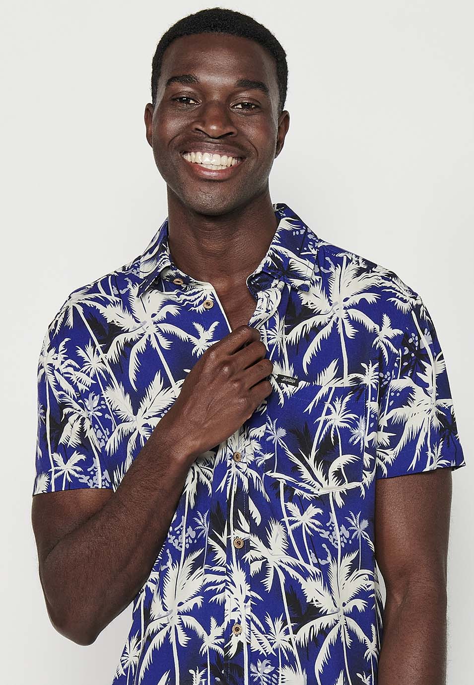 Camisa Hombre Manga Corta Estampado Tropical Viscosa – Koroshi 2411CC47