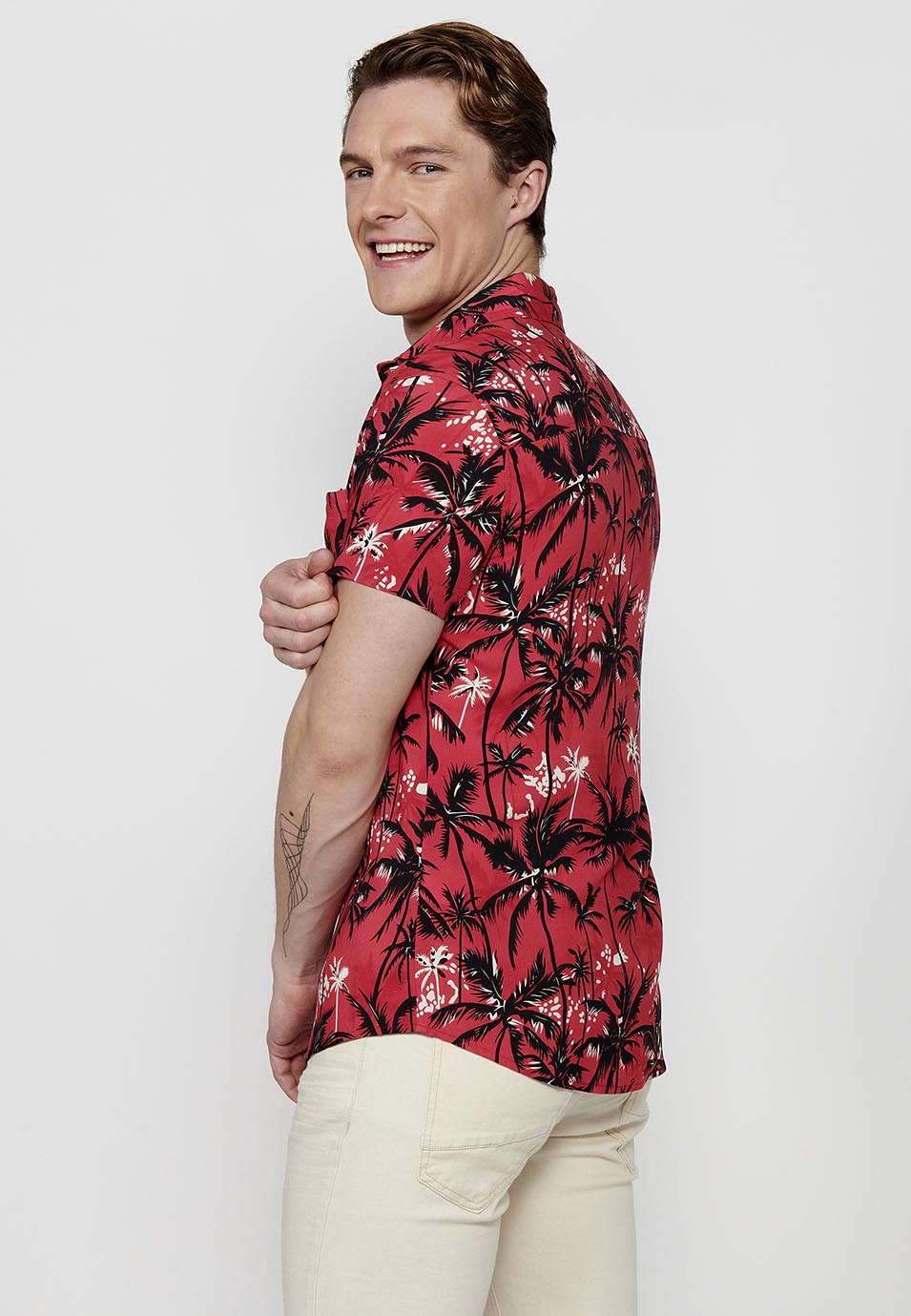 Camisa Hombre Manga Corta Estampado Tropical Viscosa – Koroshi 2411CC47