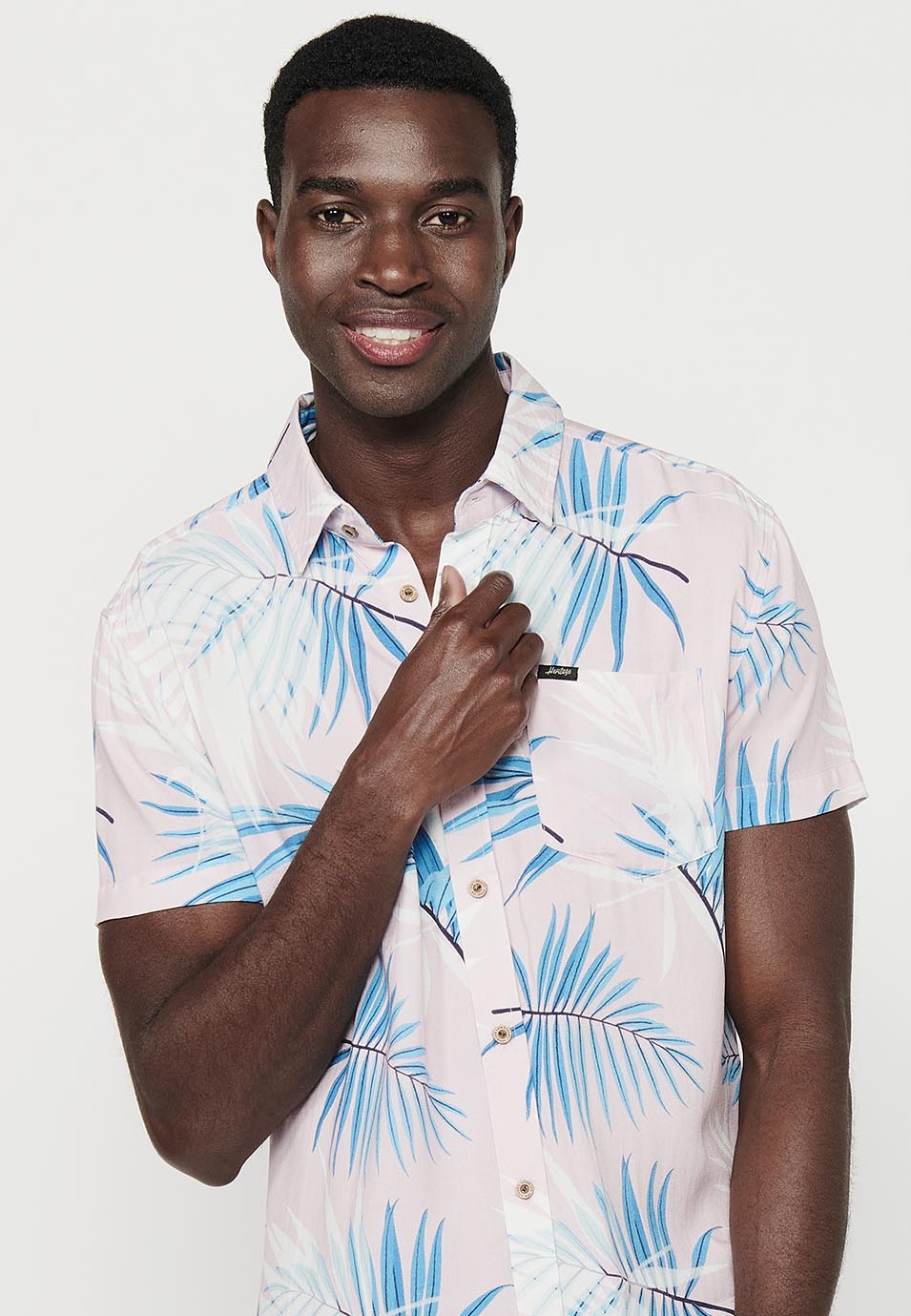 Camisa Hombre Manga Corta Estampado Tropical Viscosa – Koroshi 2411CC47