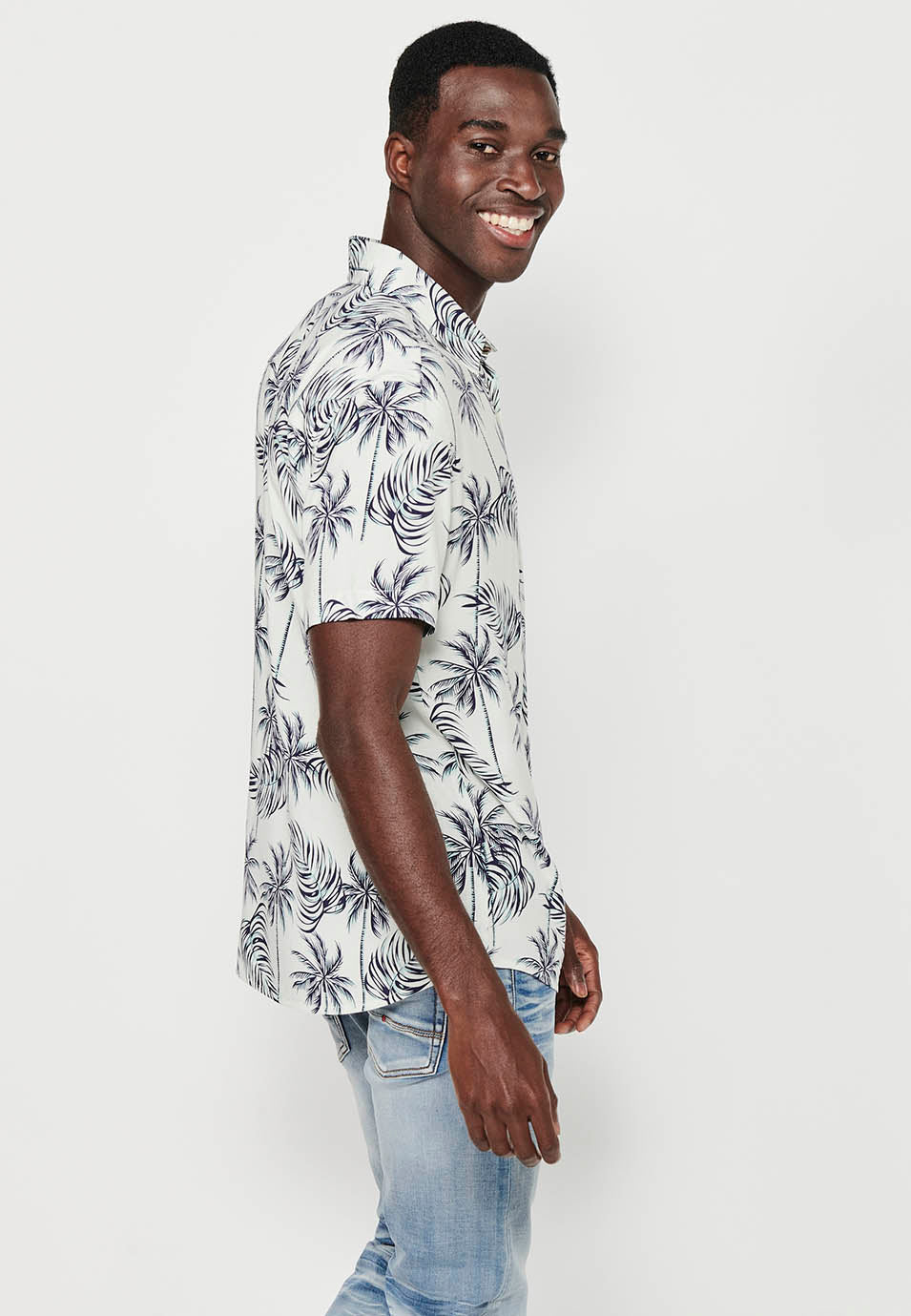 Camisa Hombre Manga Corta Estampado Tropical Palmeras Viscosa – Koroshi 2411CC50