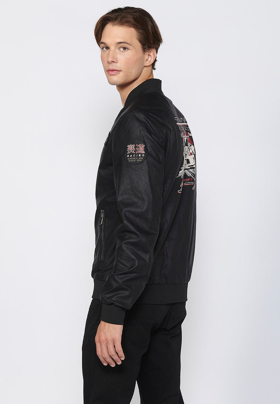 Cazadora Bomber Efecto Piel con Parches Hombre – Koroshi Negra