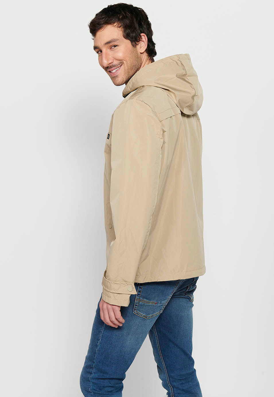 Cazadora Cortavientos Repelente al Agua con Capucha Hombre – Koroshi Beige