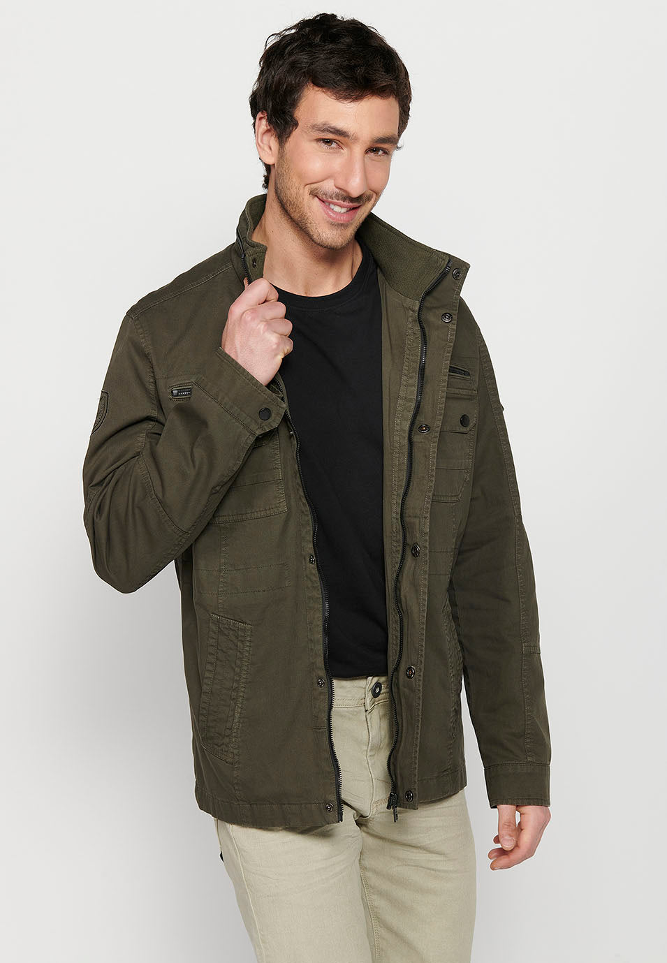 Chaqueta militar cuello alto con cremallera y botones Hombre – Koroshi 2411JA20