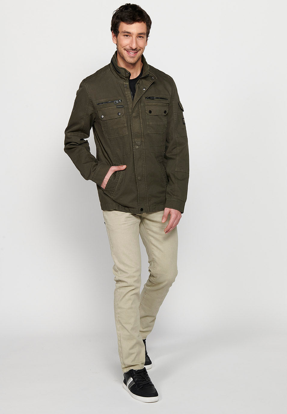 Chaqueta militar cuello alto con cremallera y botones Hombre – Koroshi 2411JA20