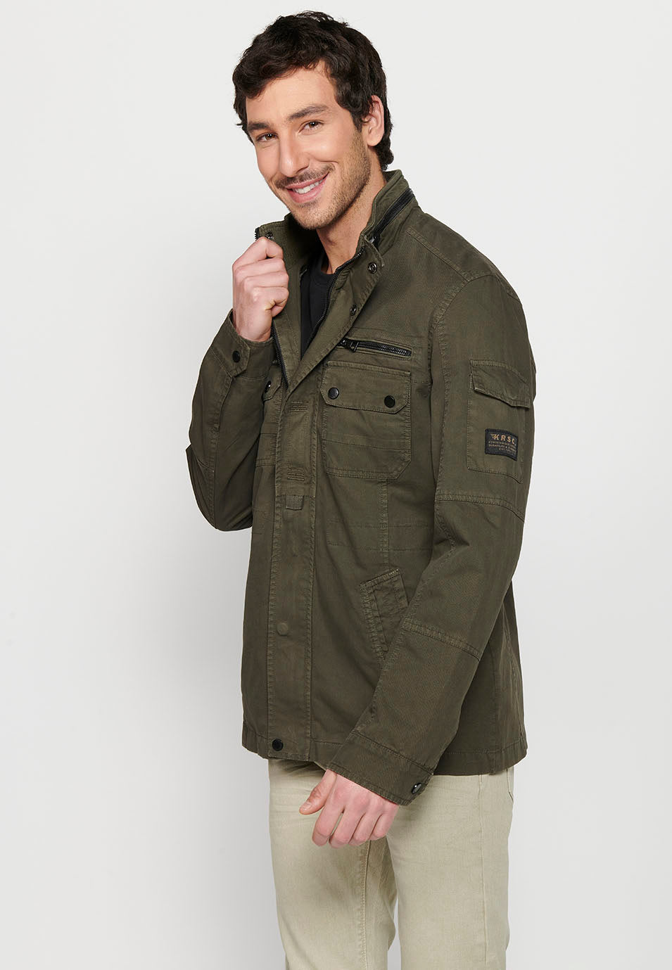 Chaqueta militar cuello alto con cremallera y botones Hombre – Koroshi 2411JA20