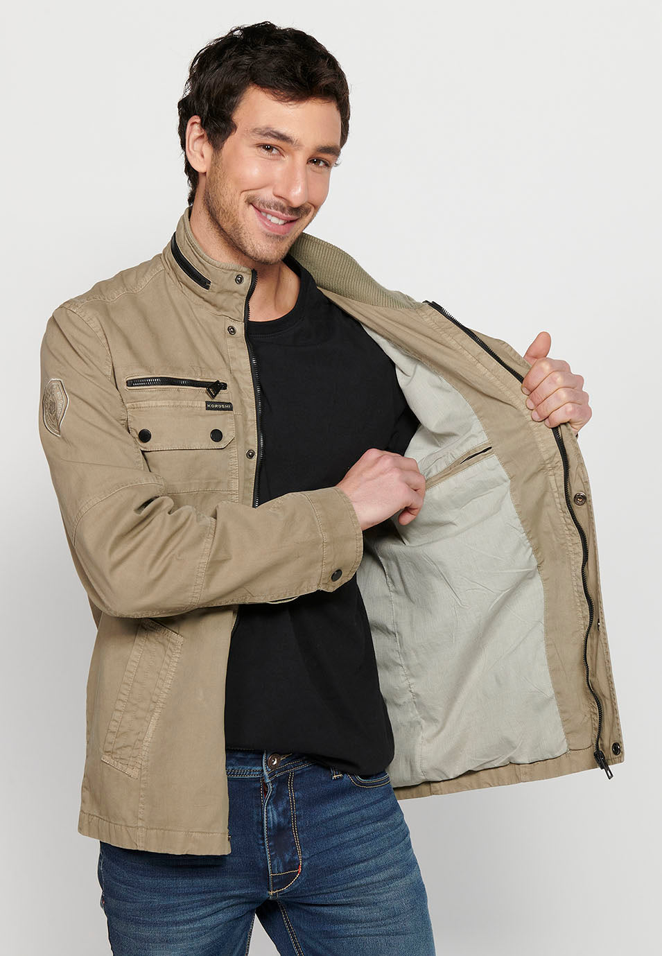 Chaqueta militar cuello alto con cremallera y botones Hombre – Koroshi 2411JA20